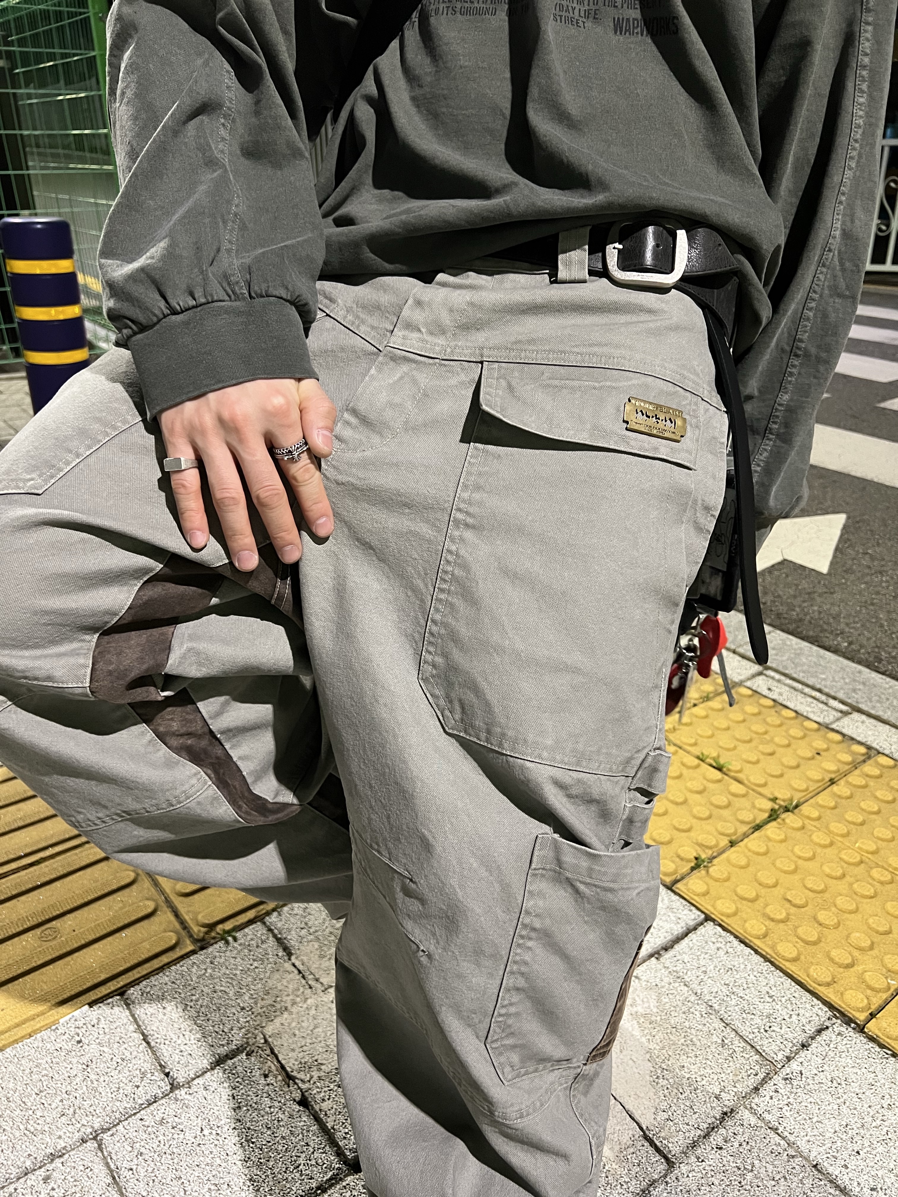 Wapworks Wp Military Shirring Crop Crewneck Khaki, Safarispot Basic Safari Keyring Card Wallet Black 착용 스타일 - 6