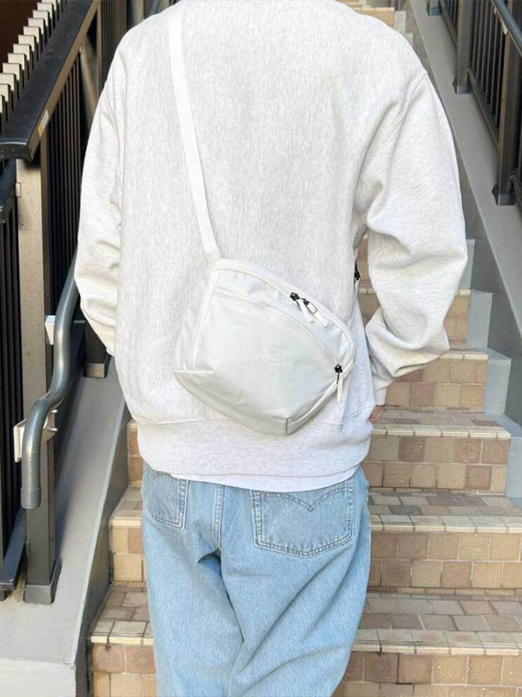 Arc'teryx x Beams Boy Mantis1 Waistpack Cosmic Bloom, Arc'teryx Mantis 2 Waistpack Whiteout 착용 스타일 - 2