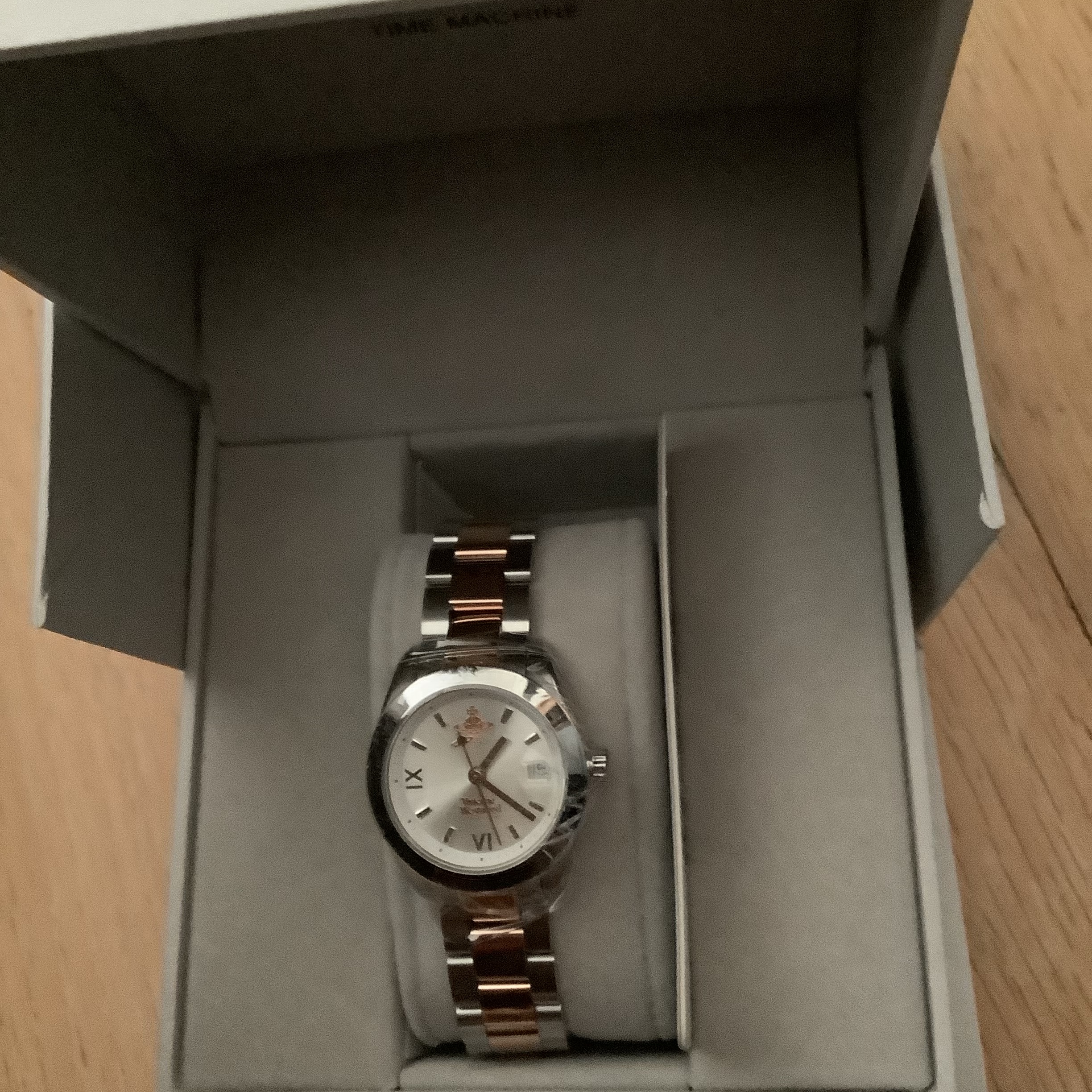 Vivienne Westwood Fenchurch Silver Rose Gold 착용 스타일