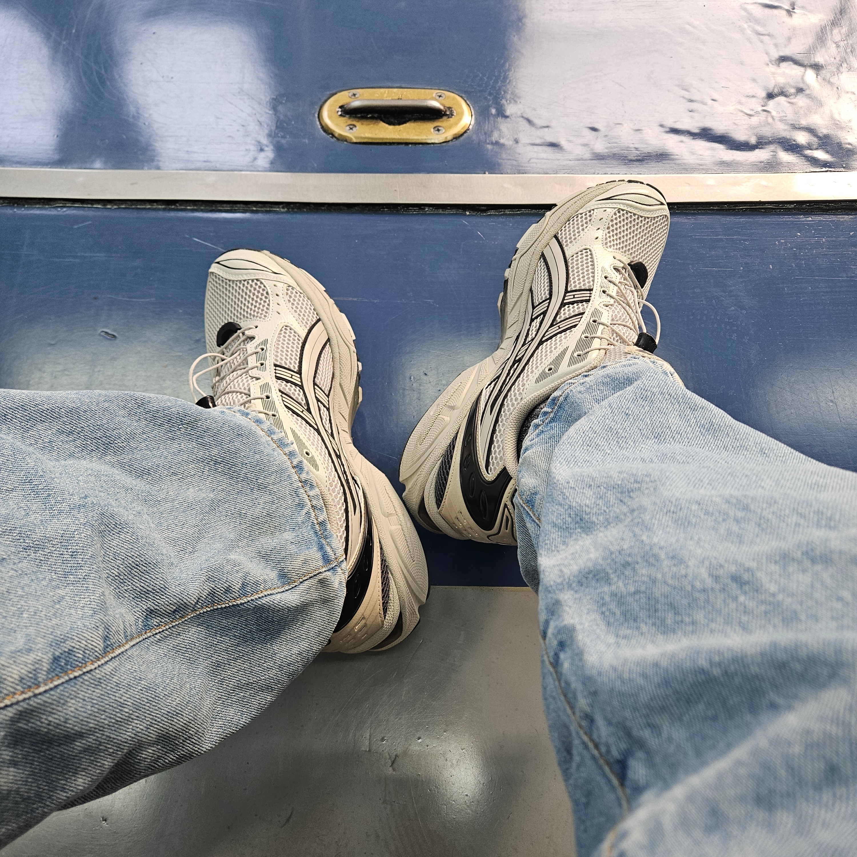 Asics Unlimited Gel-Kayano 14 Smoke Grey 착용 스타일