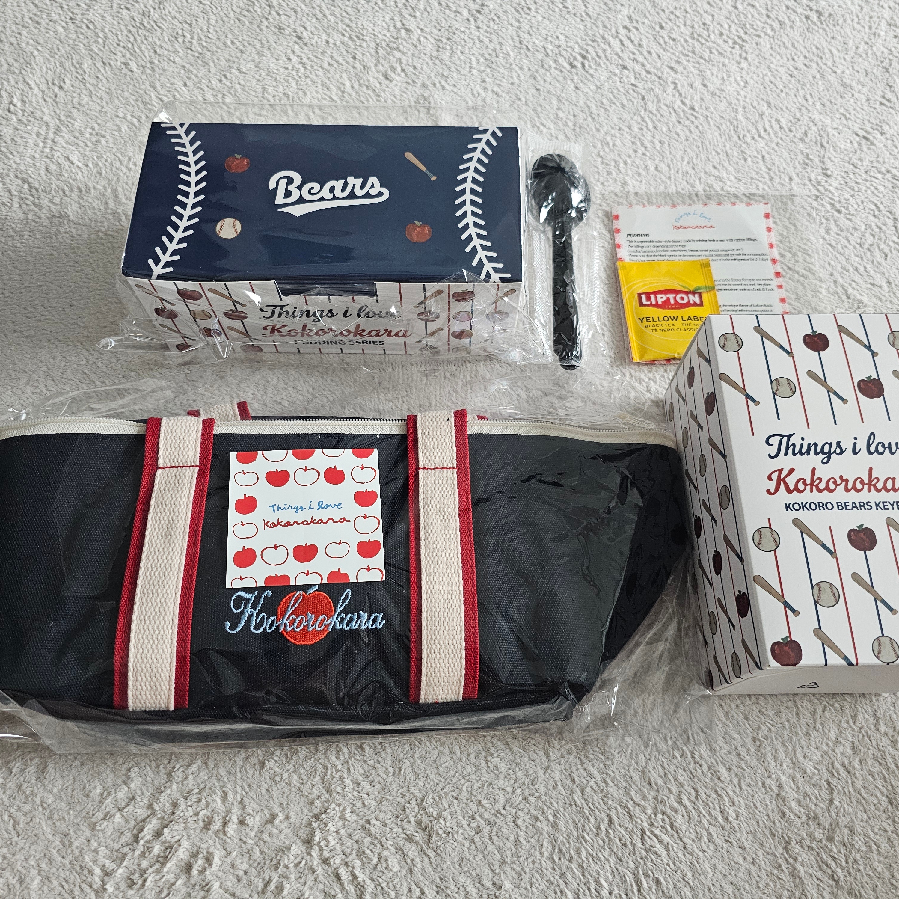 [KREAM 단독] Doosan Bears x Kokorokara Hustle Pudding 2pcs & Kokoro Bear Keyring & Cooler Bag Full Set 착용 스타일 - 2