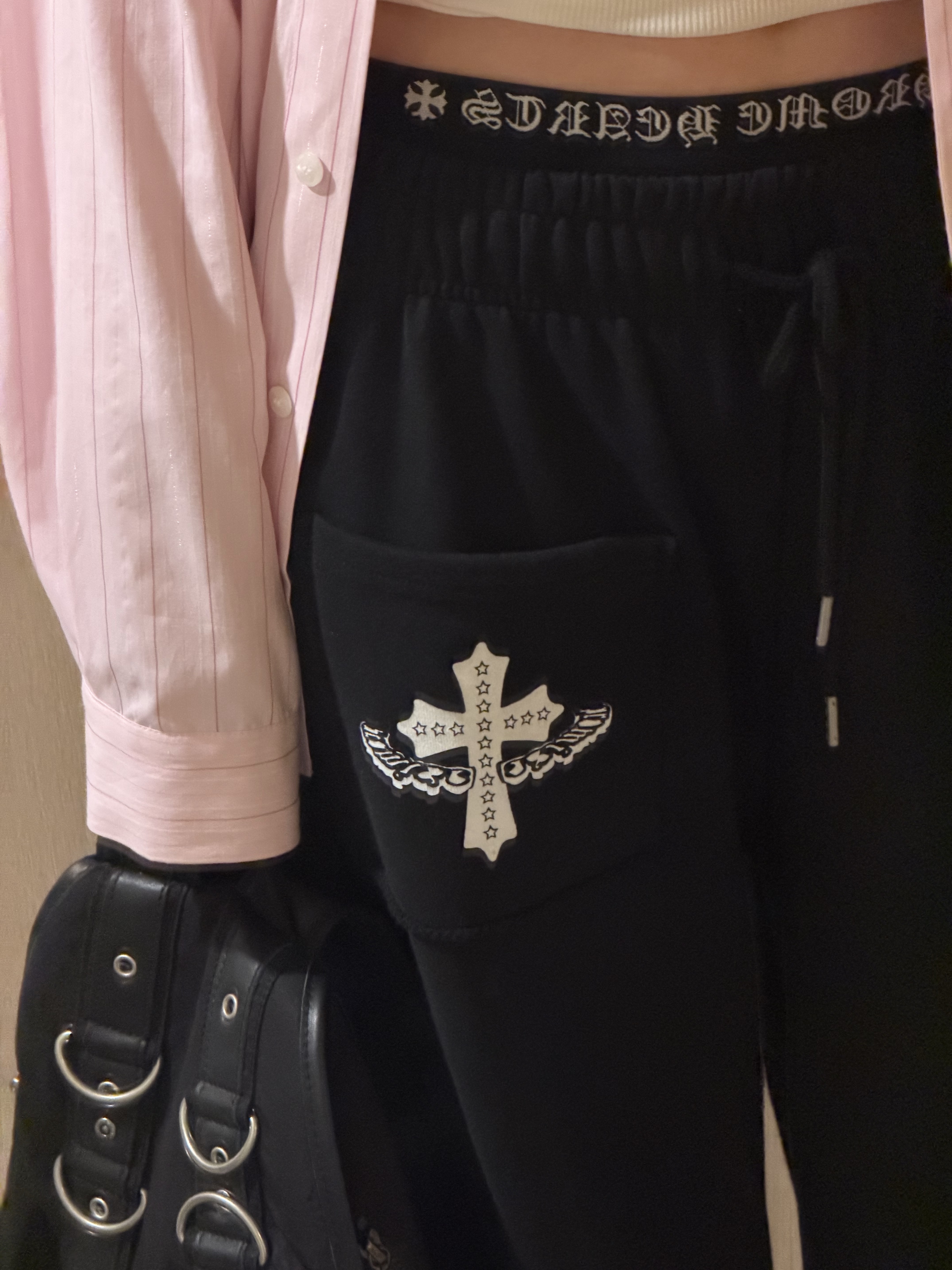Vacant Archive Popo Strap Backpack Black, Chrome Hearts Boxer Brief Camo 착용 스타일 - 4