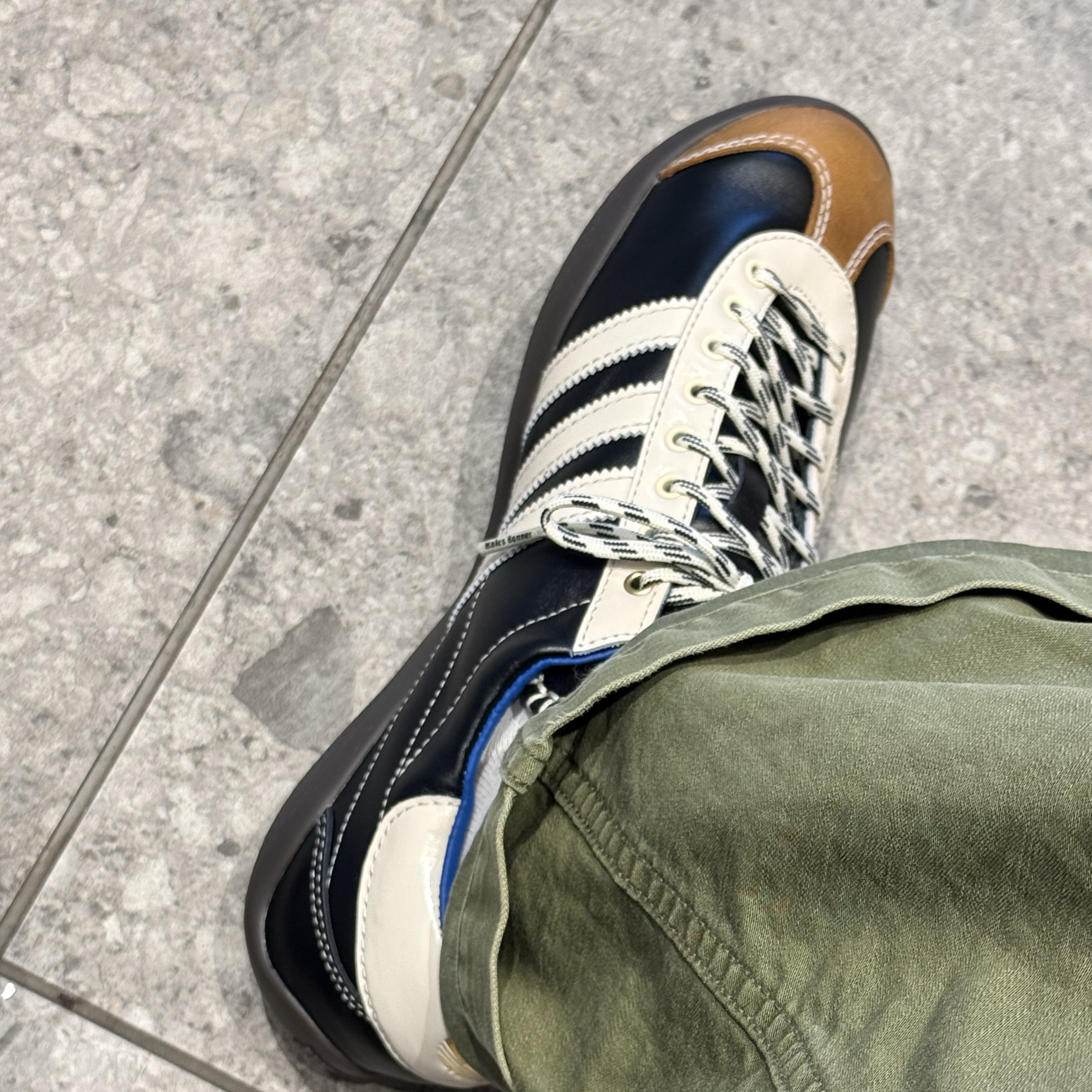 Adidas x Wales Bonner Karintha OG Core Black Wonder White 착용 스타일 - 2