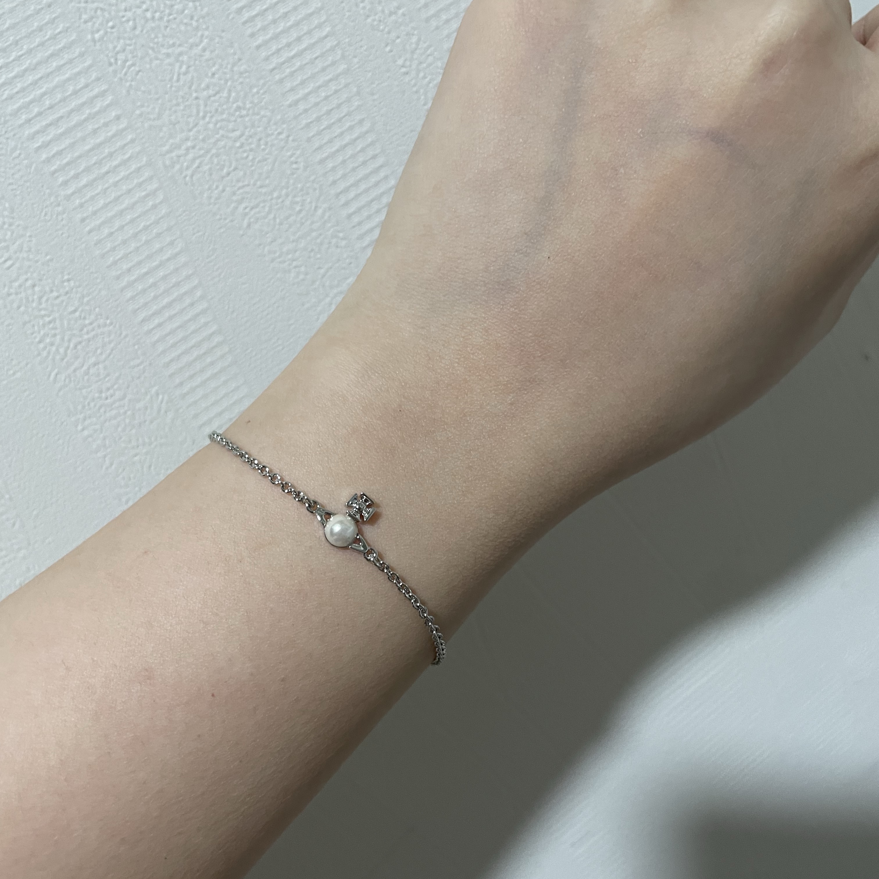 Vivienne Westwood Balbina Bracelet Silver 착용 스타일 - 3