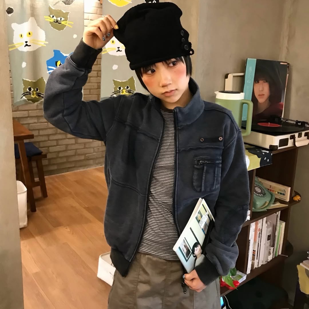 MAINBOOTH Button Turban Beanie BLACK, MAINBOOTH Field Combat Jacket NAVY 착용 스타일 - 1