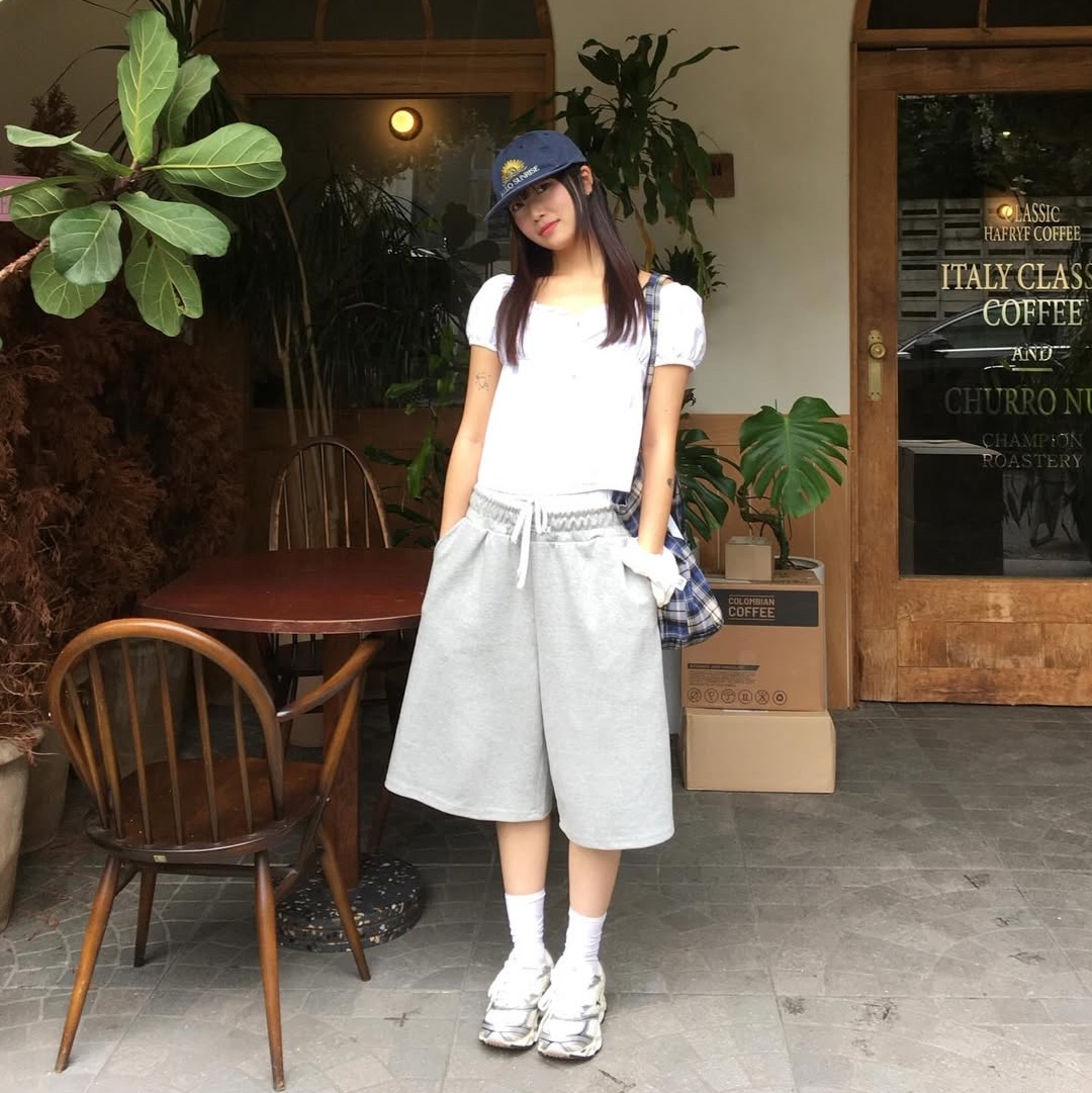 SLEEKGLOW Boxer Trunk Bermuda Pants Gray 착용 스타일 - 1