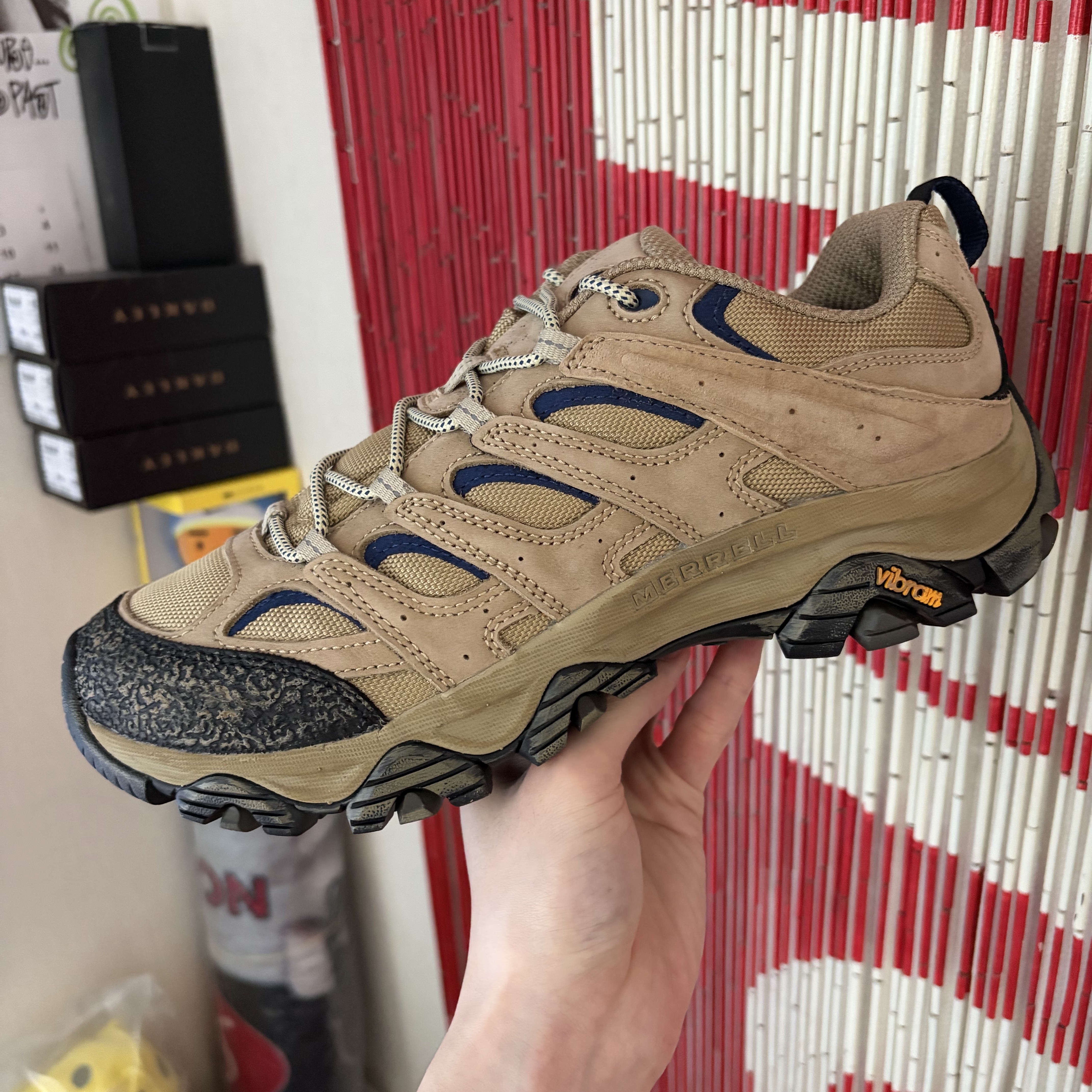 Merrell x Khakis Moab 3 Khaki 착용 스타일 - 1