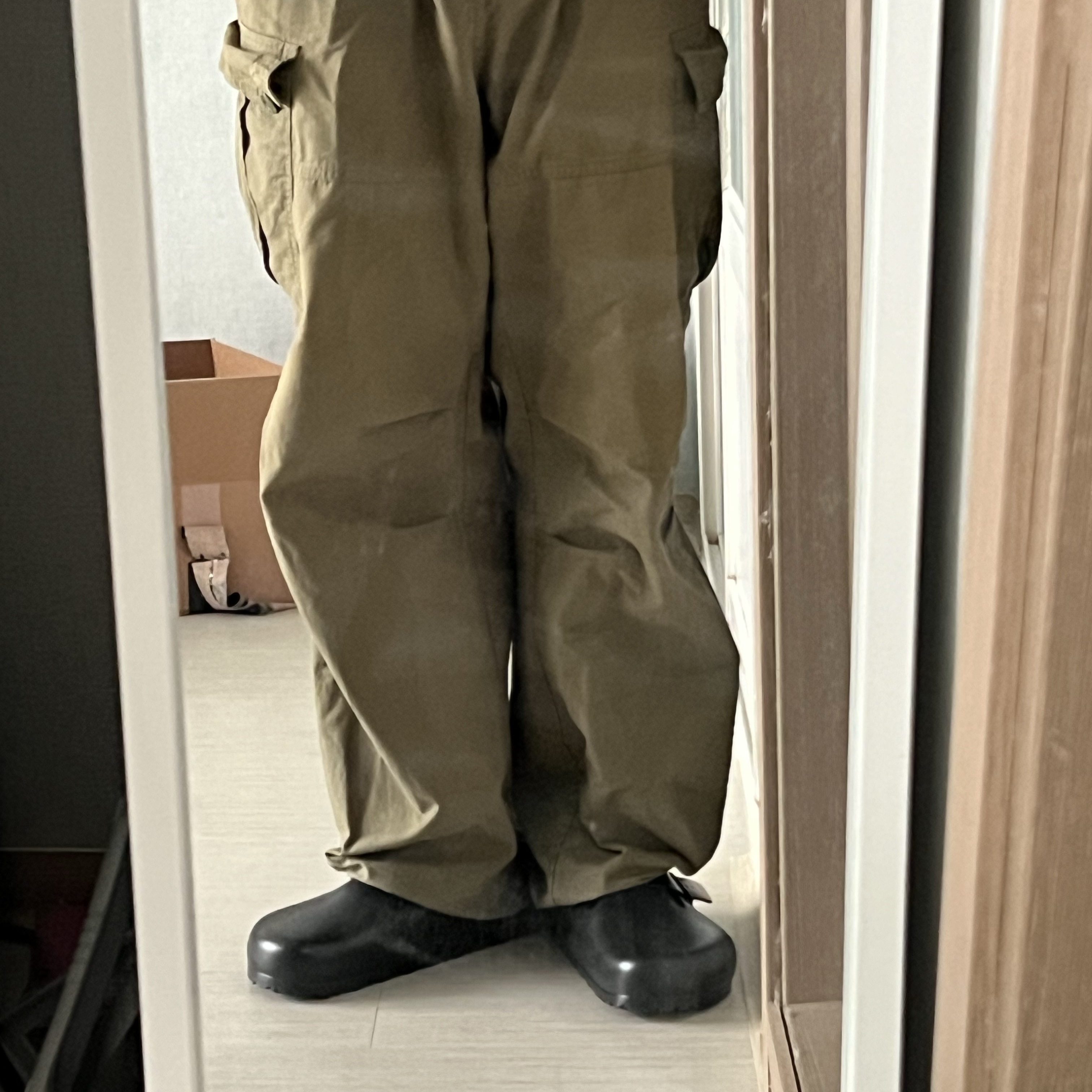 Birkenstock Boston Essentials Eva Black - Regular, Uniqlo x Needles Fleece Oversized Cardigan Black - KR 착용 스타일 - 3