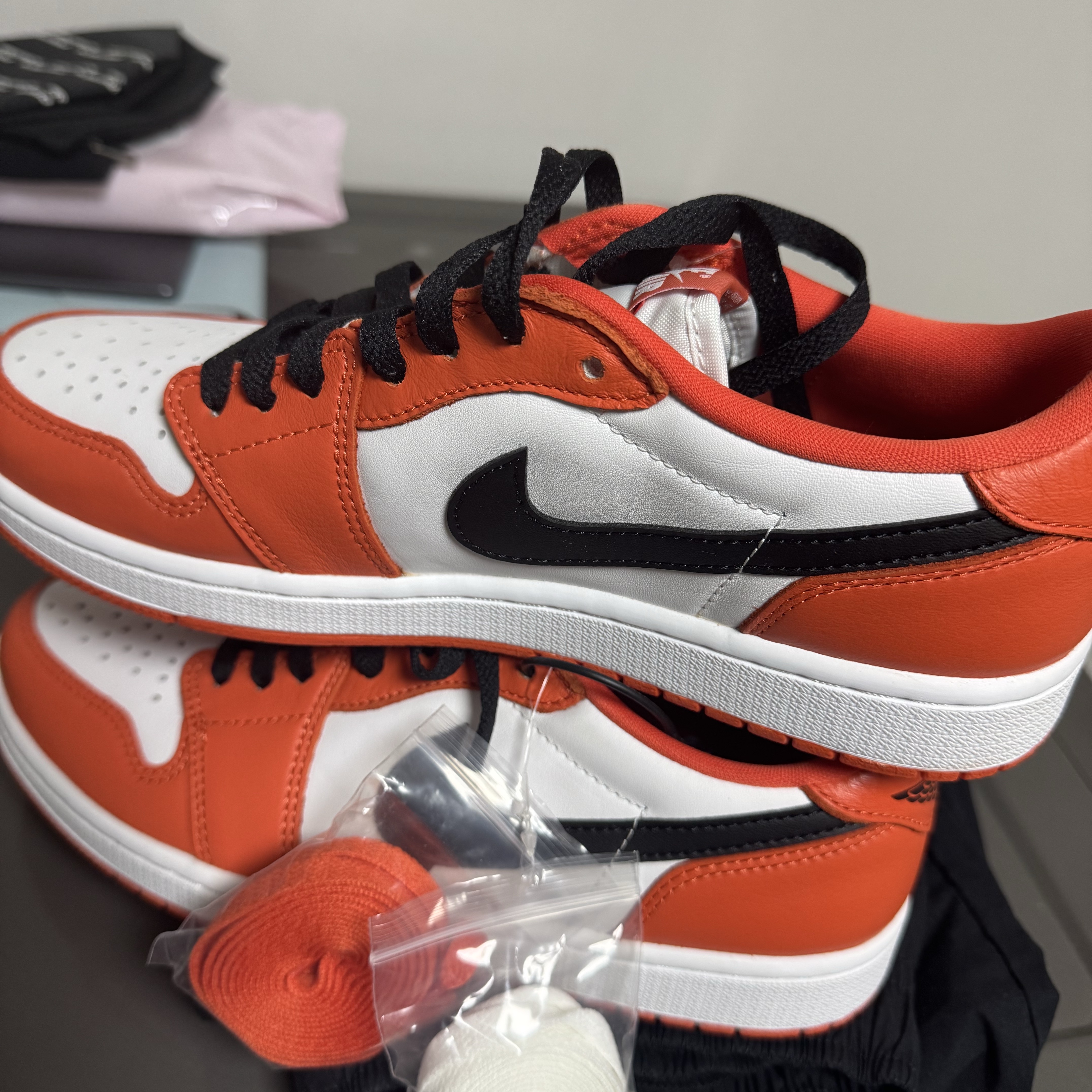 Jordan 1 Low OG Starfish 착용 스타일 - 1