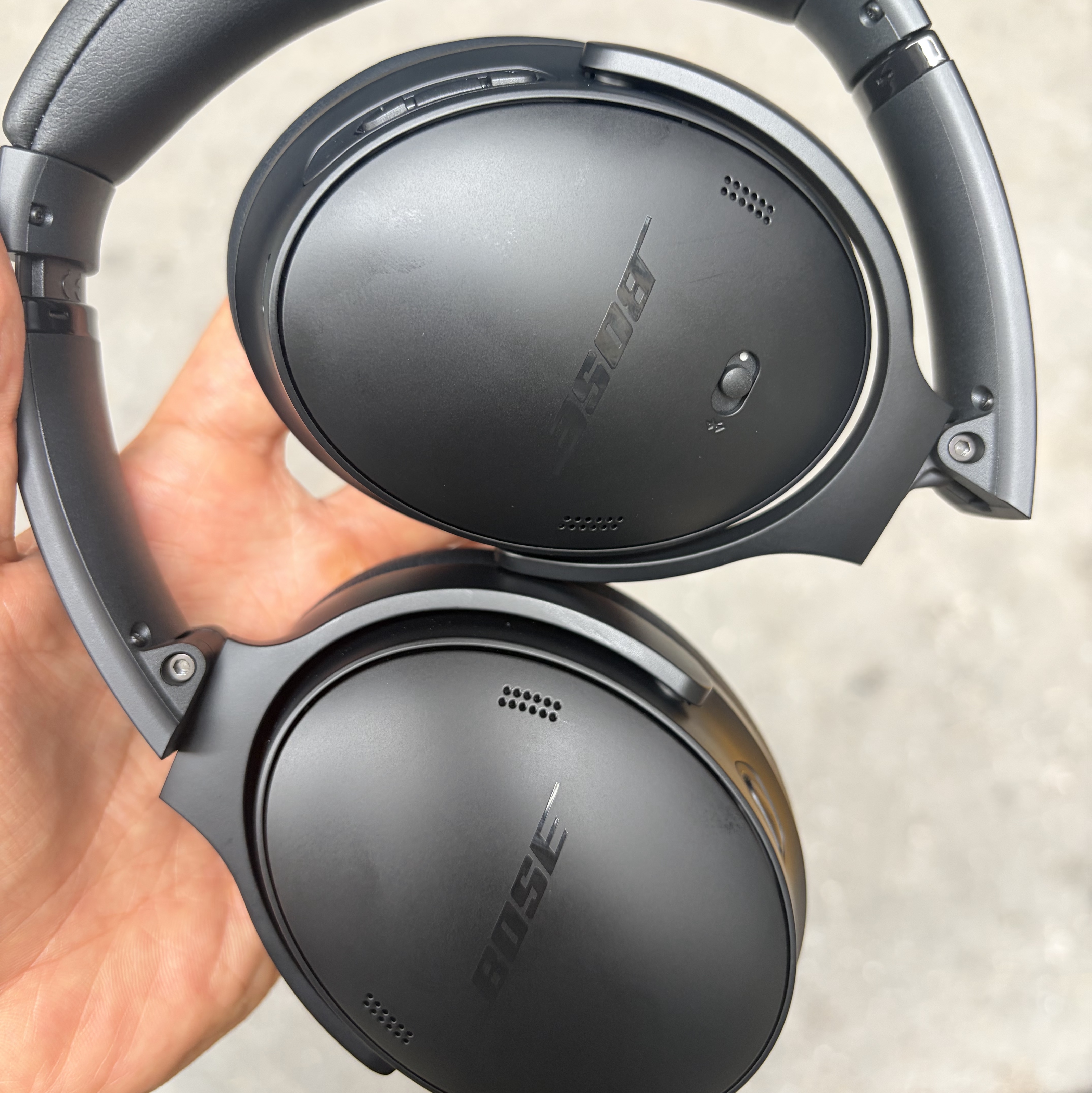 BOSE QC Triple Black (Korean Ver.) 착용 스타일