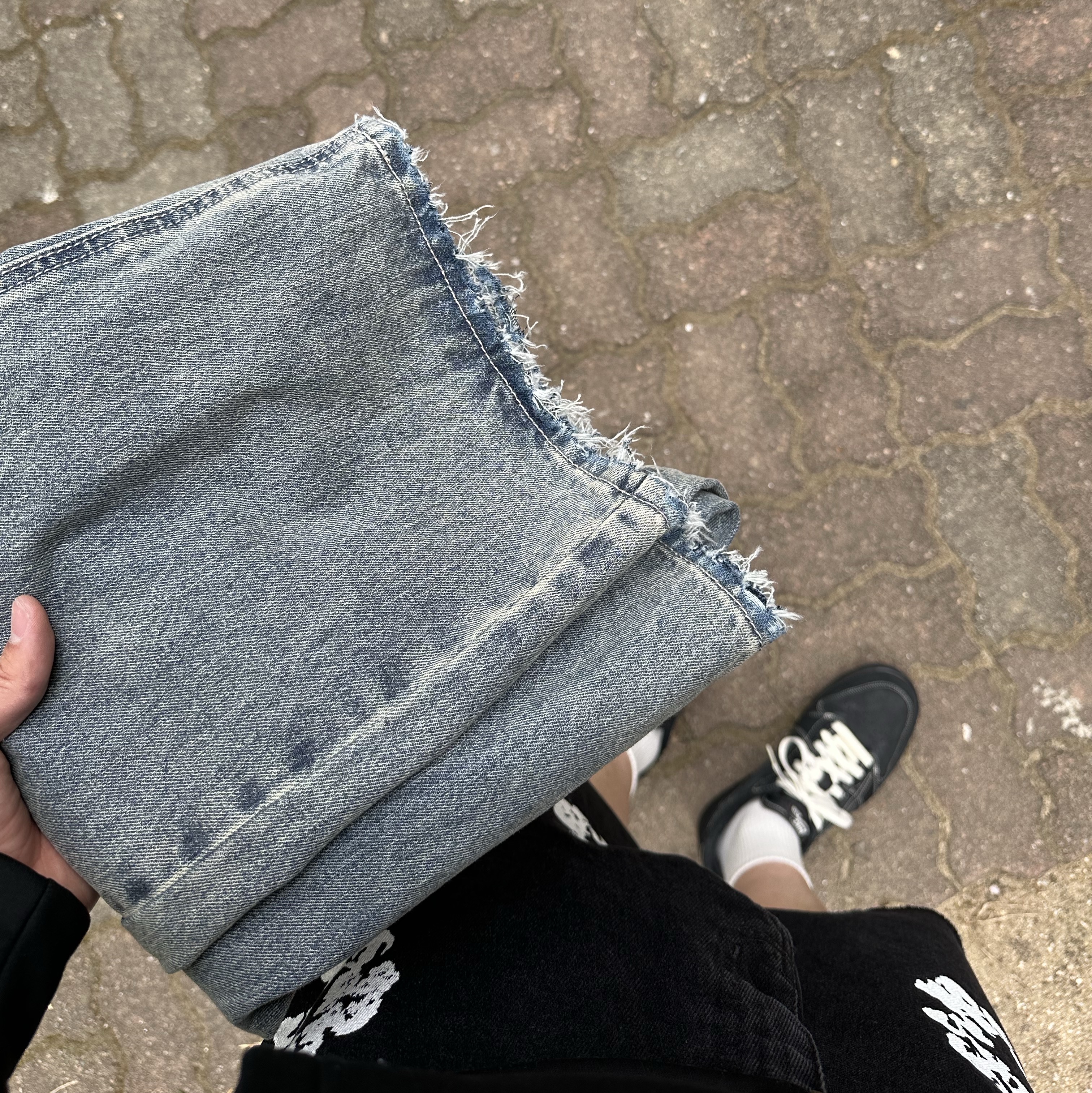 Denim Tears Cotton Wreath Jean Shorts Black 착용 스타일