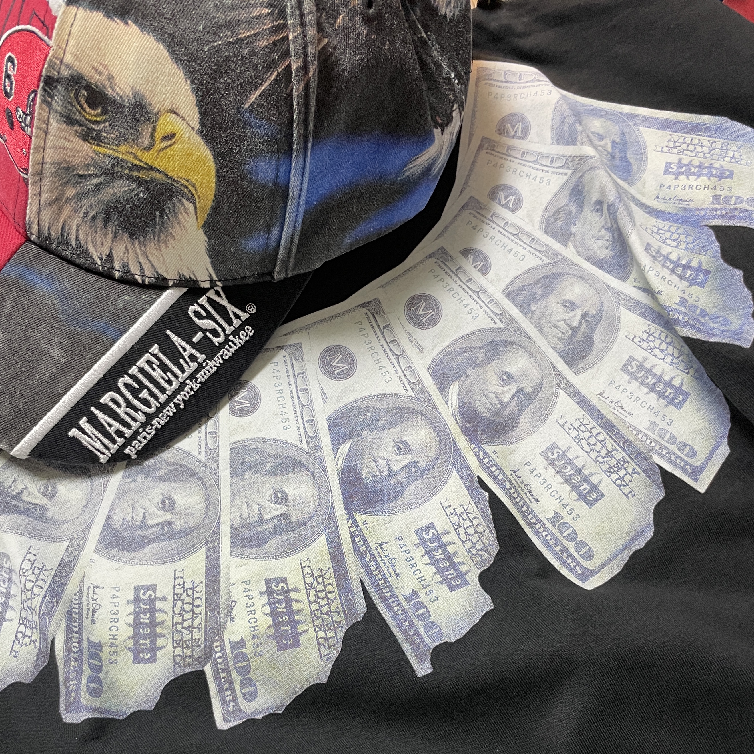 Supreme x MM6 Maison Margiela Money S/S Top Black - 26SS, Supreme x MM6 Maison Margiela Split 6-Panel Black - 26SS 착용 스타일