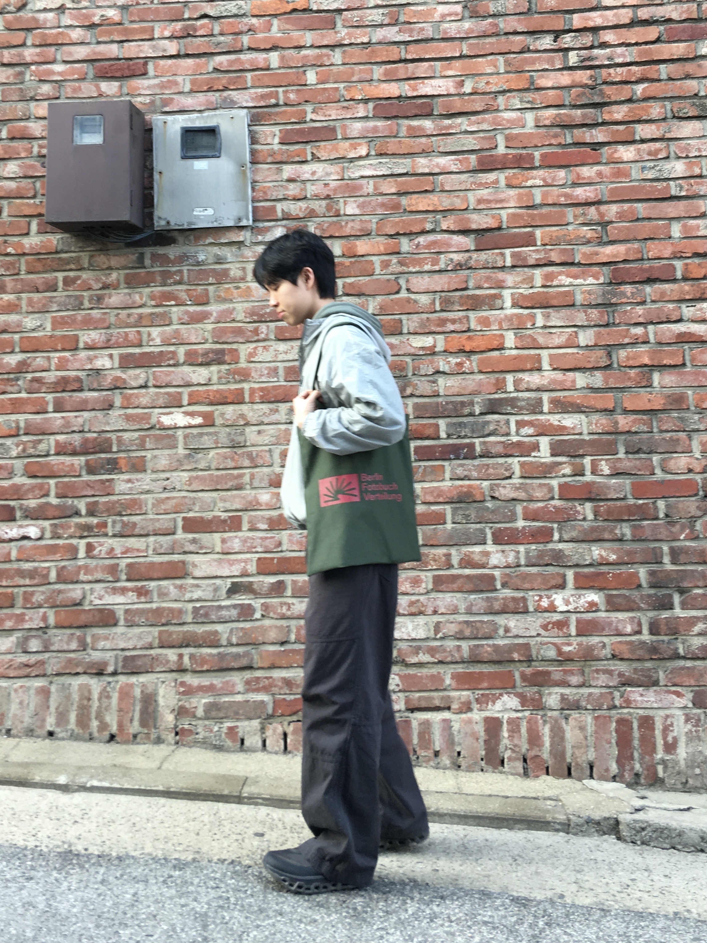 On Running x Post Archive Faction (Paf) Cloudmonster 2 Thorn Brown 착용 스타일 - 3