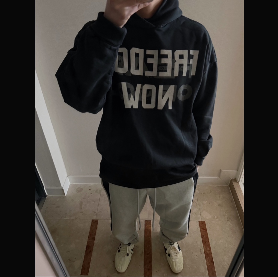 Fear of God The Lounge T-Shirt Black, Adidas x Fear of God Athletics H Pants Medium Grey Heather - KR Sizing 착용 스타일