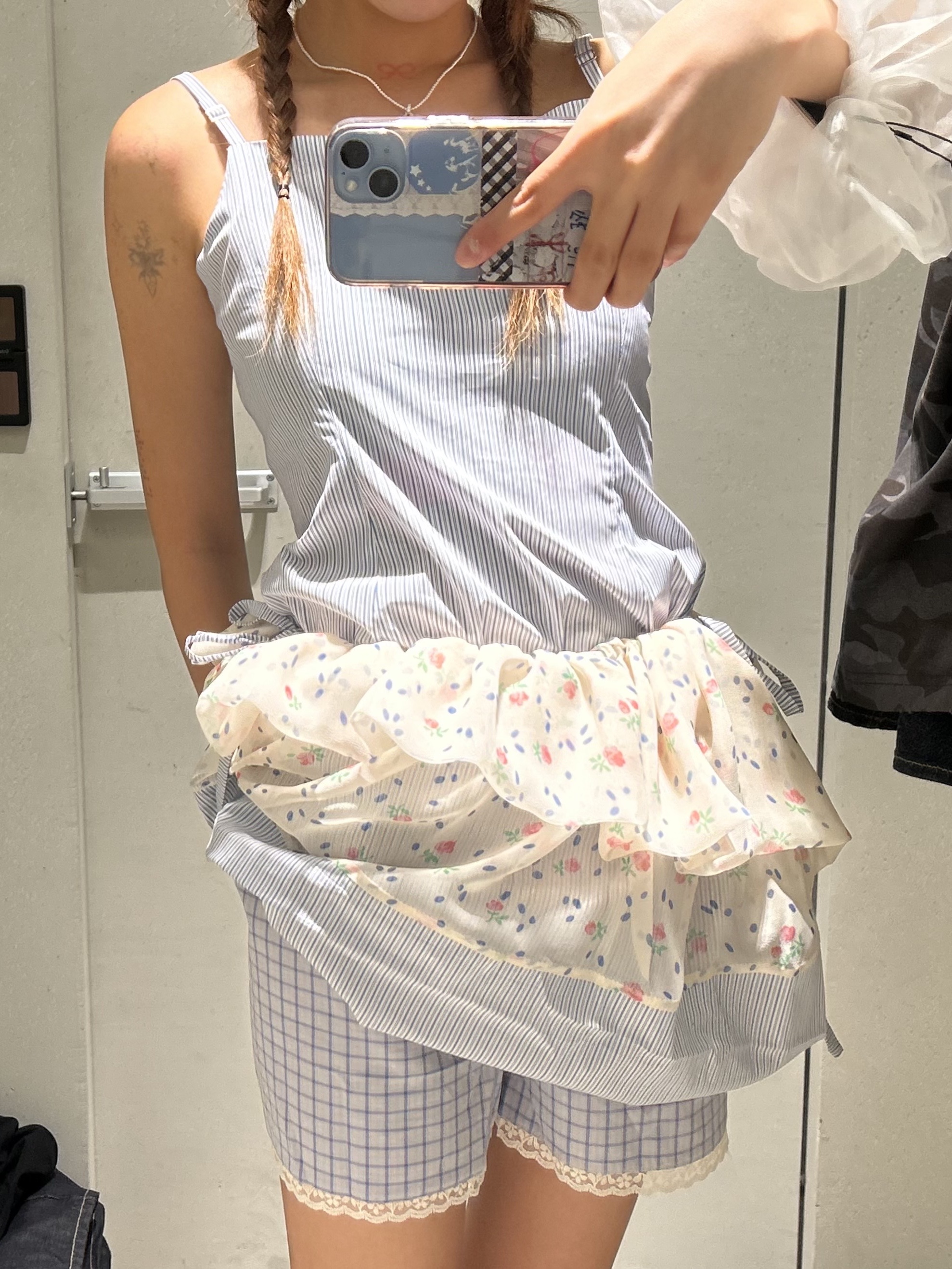 [KREAM 단독] Cou Cou Intimates Women The Boxer Blue Check - 26SS 착용 스타일 - 1