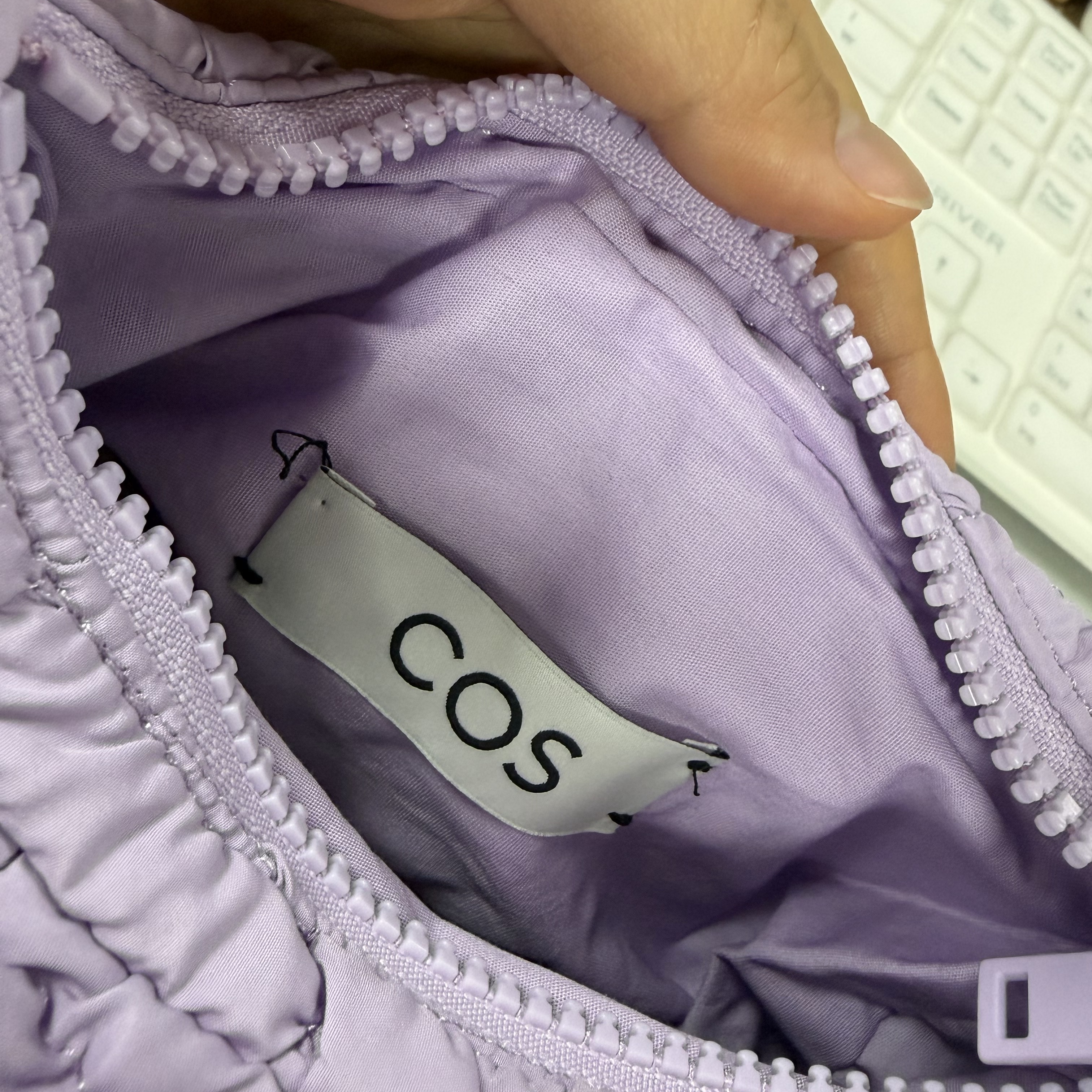 COS Quilted Micro Bag Purple 착용 스타일