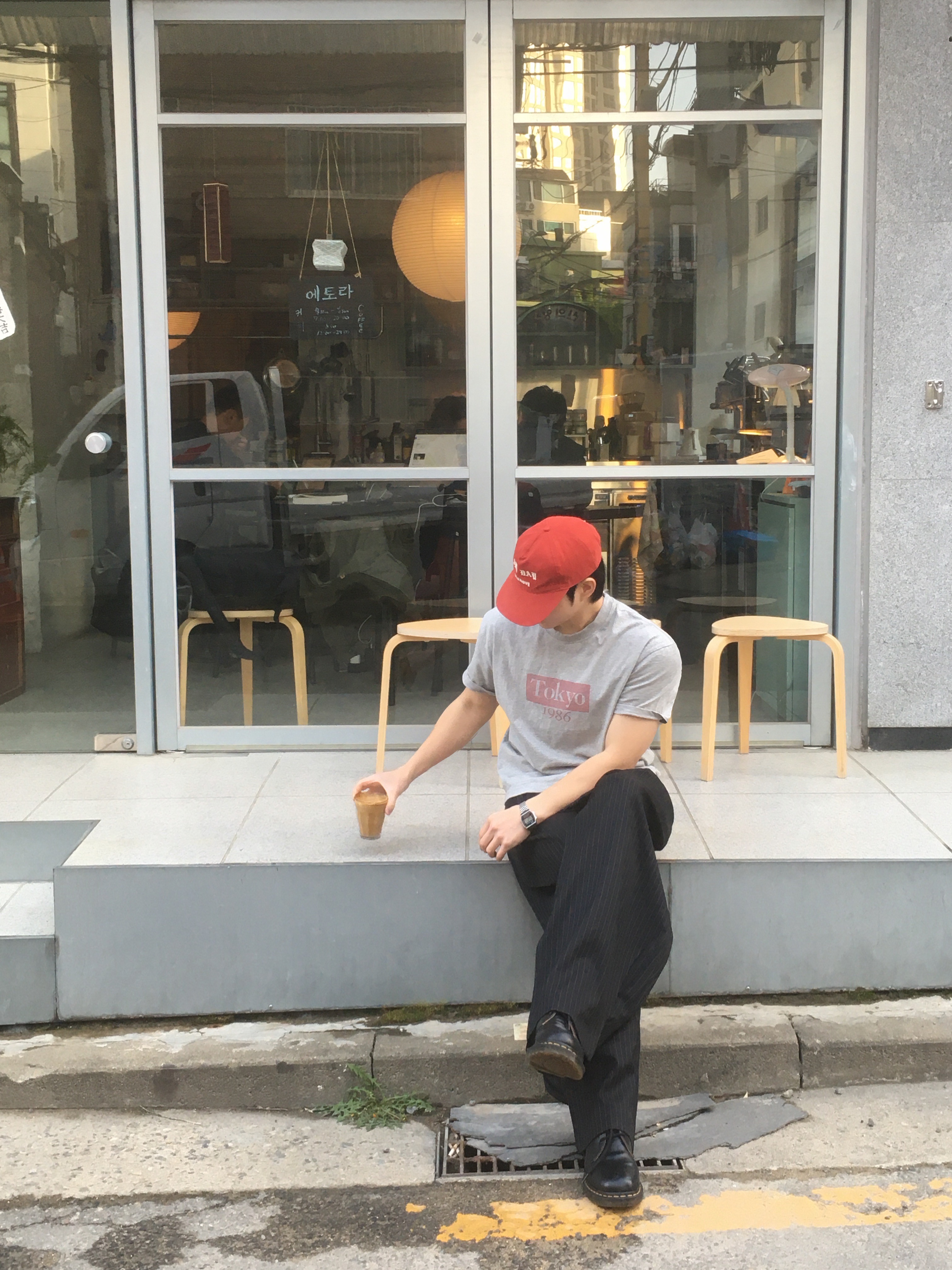 Sunday Ceremony Vintage Washed 5 Panel Cotton Cap - Red, Dr. Martens 1461 Smooth Black 착용 스타일 - 1