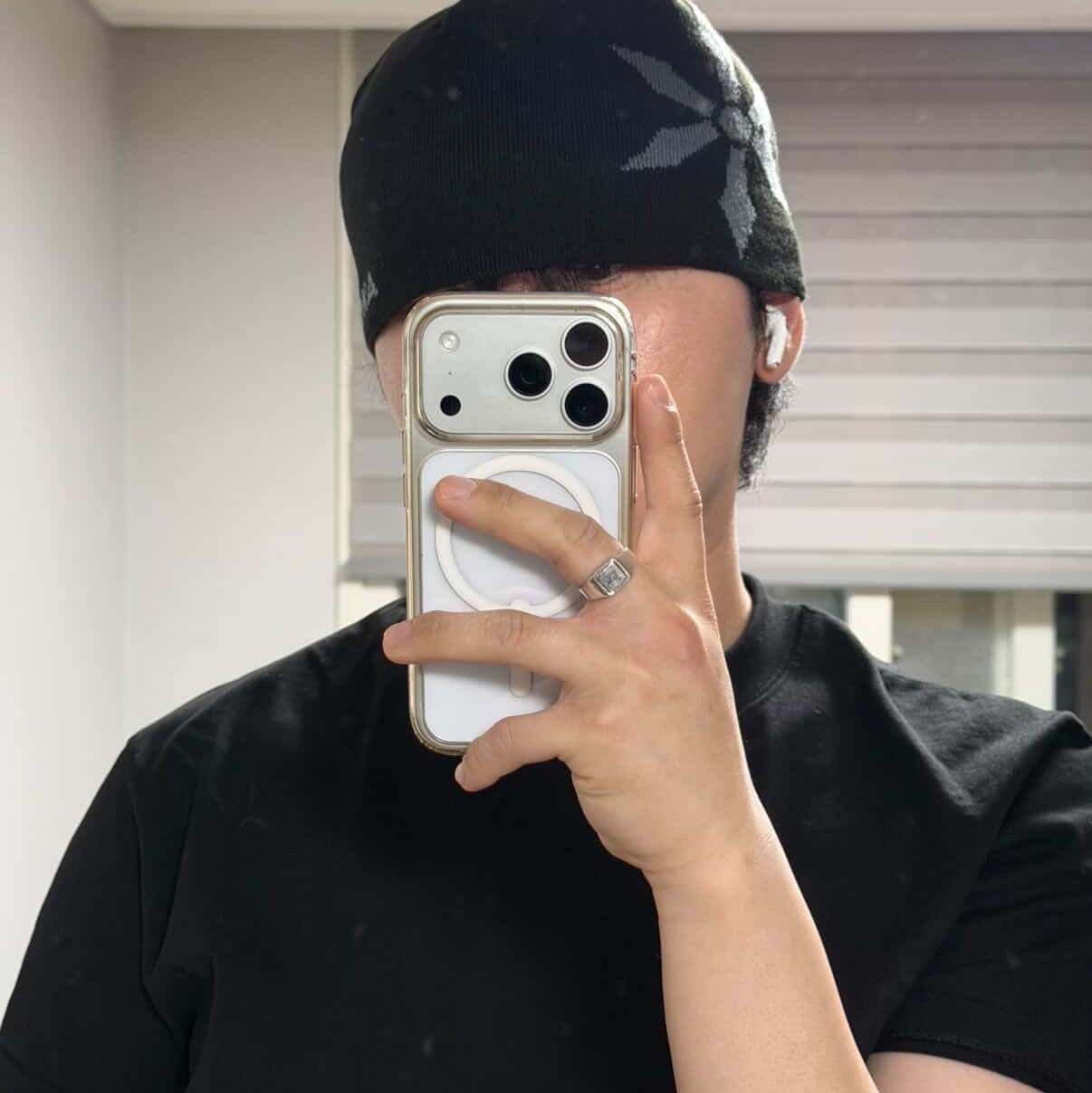 AX CONNECTION Compass Logo Beanie (Lightweight) 착용 스타일