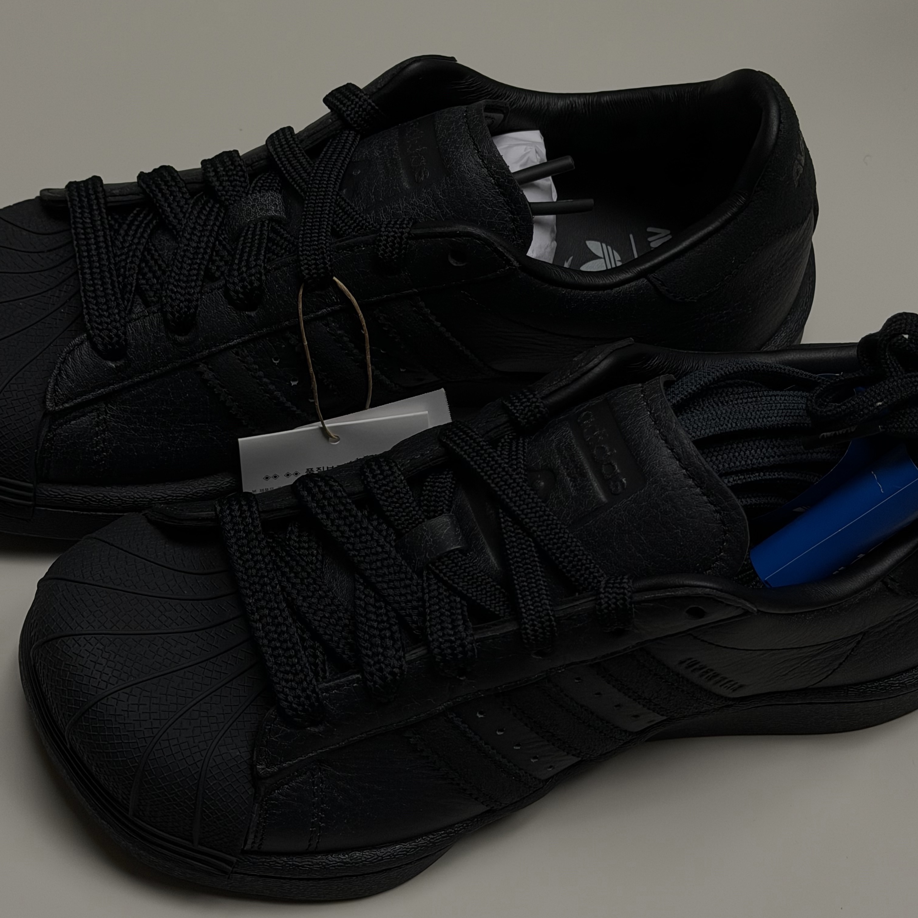 (W) Adidas x Avavav Superstar Brown Supplier Colour, (W) Adidas x Avavav Superstar Core Black 착용 스타일 - 2