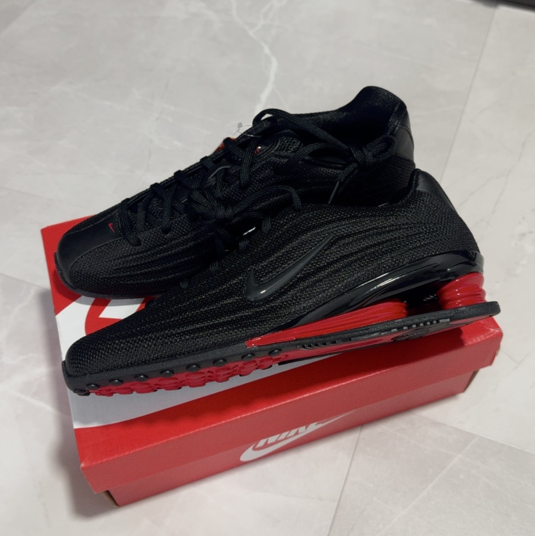 (W) Nike Shox Z Black University Red 착용 스타일 - 2