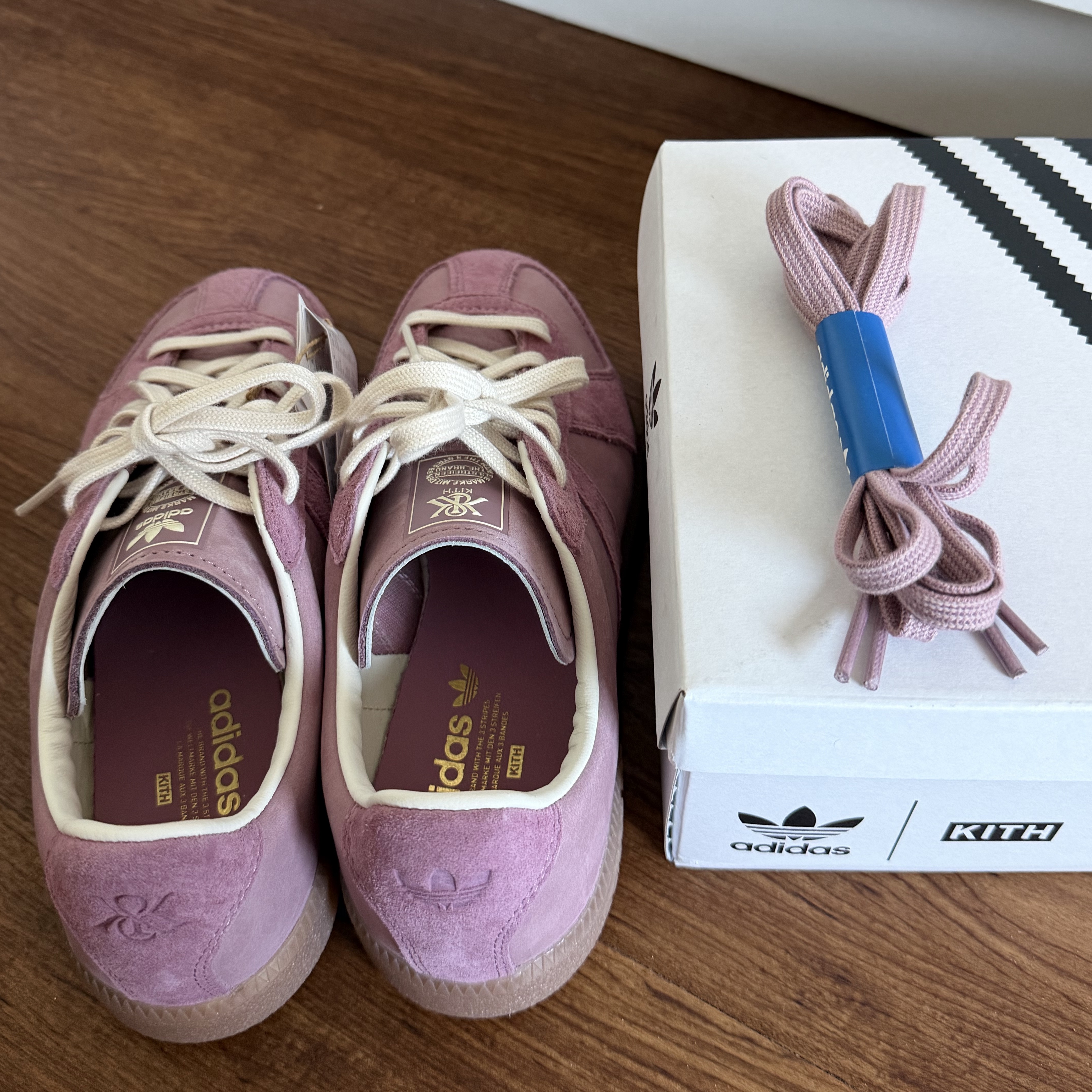 Adidas x Kith BW Army Magenta Mauve Off White 착용 스타일