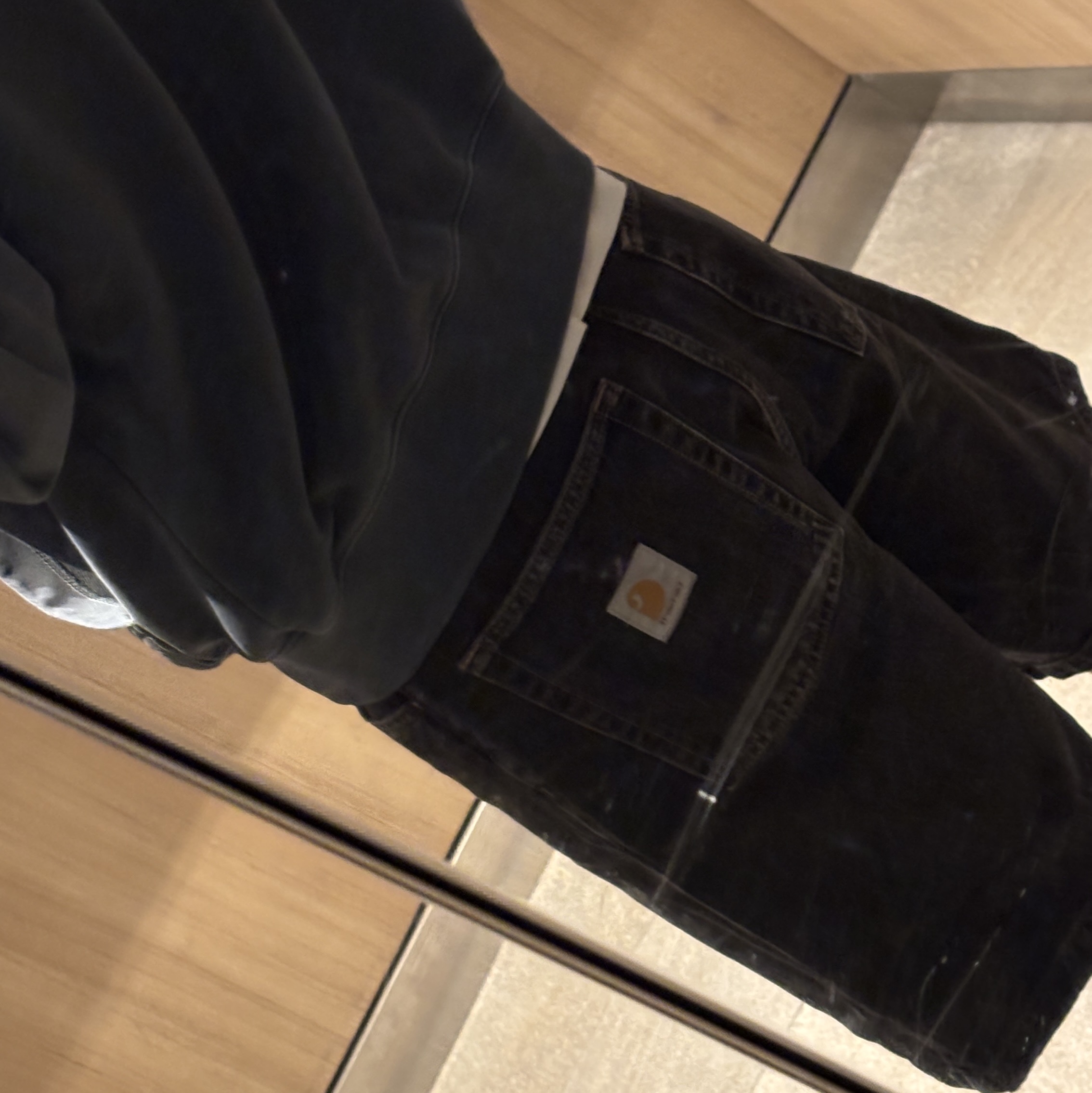 (W) Nike Astrograbber Black Sail, Carhartt WIP Landon Shorts Black 착용 스타일 - 2