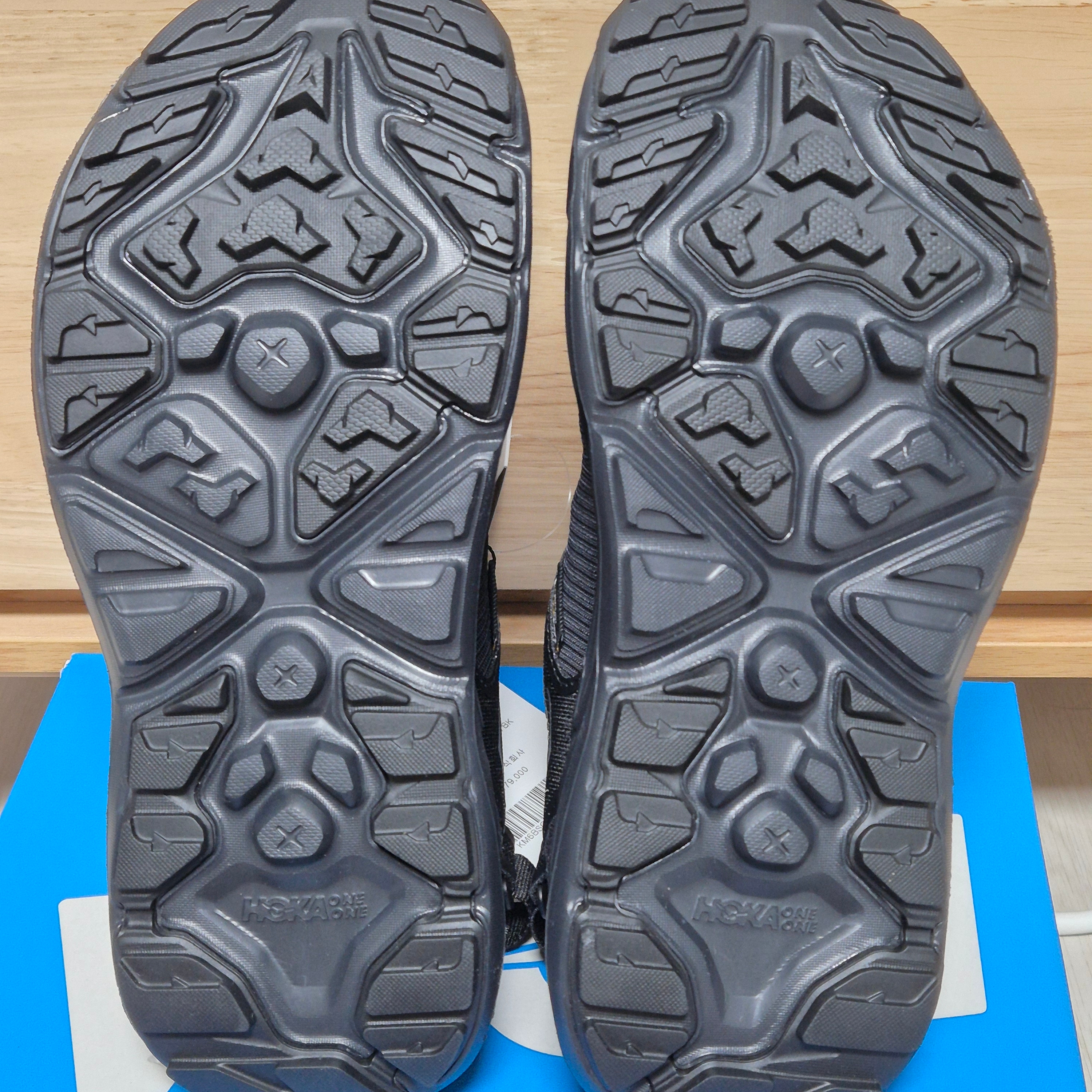 Hoka Hopara 2 Black Black - 26SS 착용 스타일 - 5