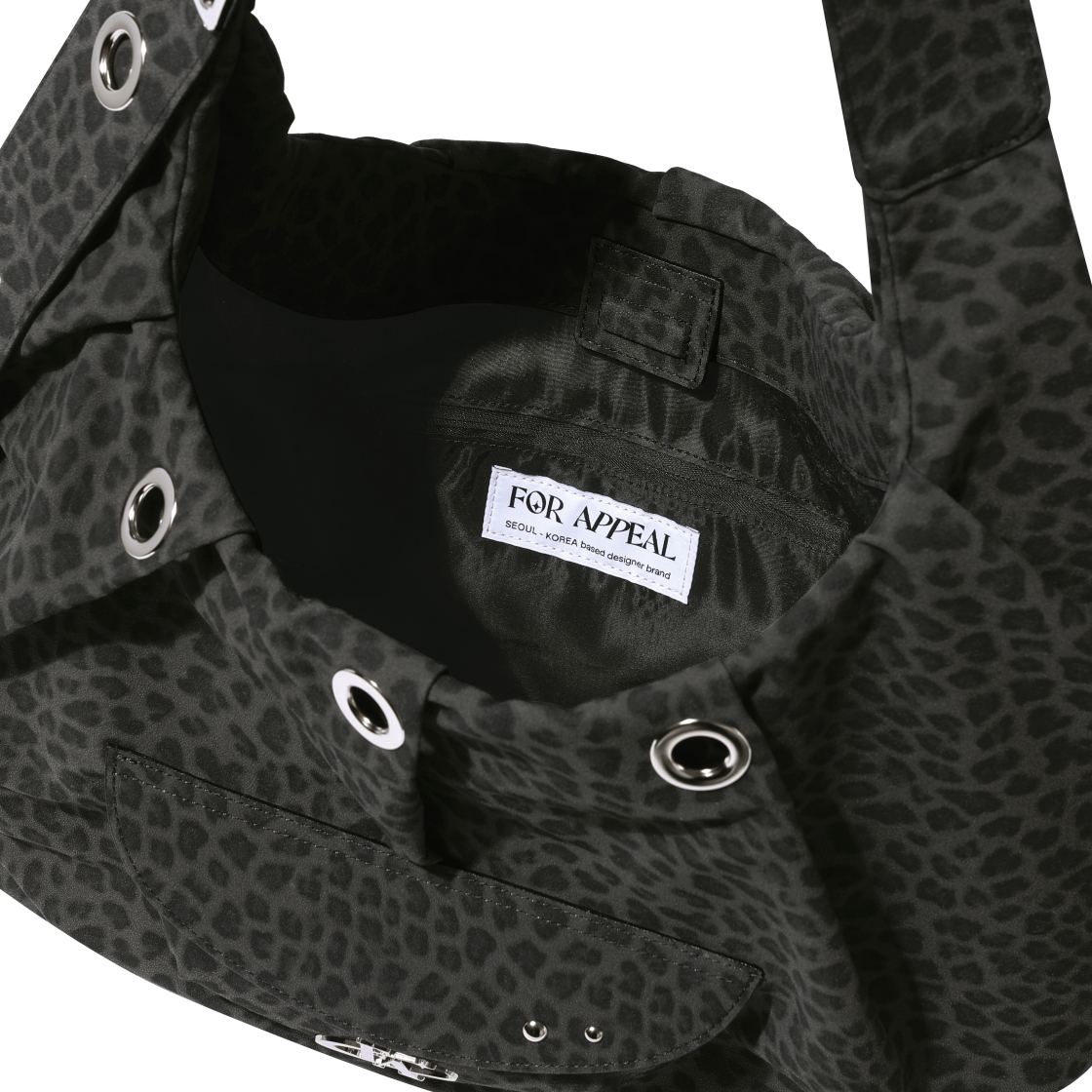 포어필 캐리 올 라지 호보백 레오파트 블랙(For Appeal Carry All Large Hobo Bag Leopard Black) - 4