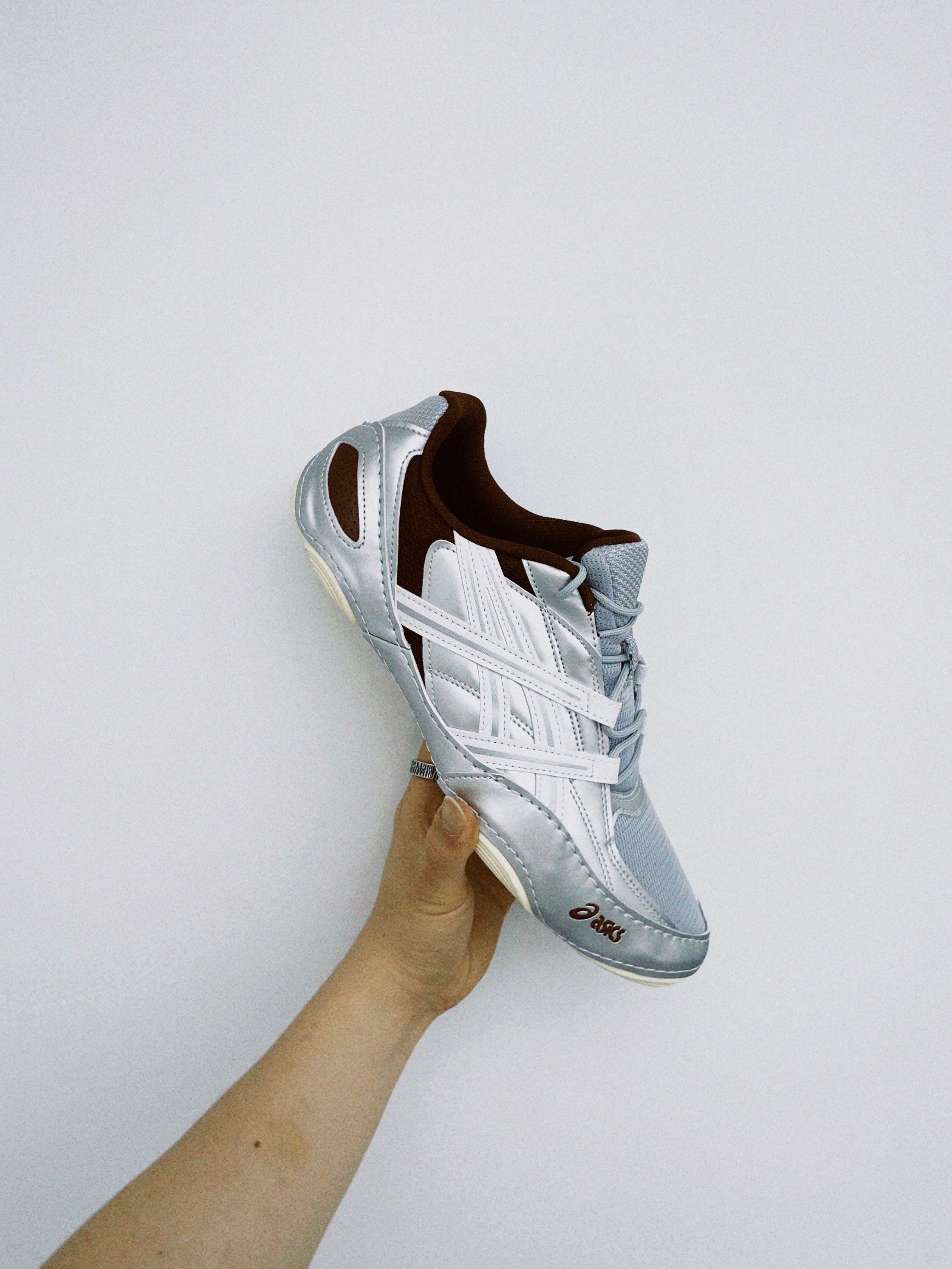 Asics Hypersync Piedmont Grey Pure Silver 착용 스타일 - 2