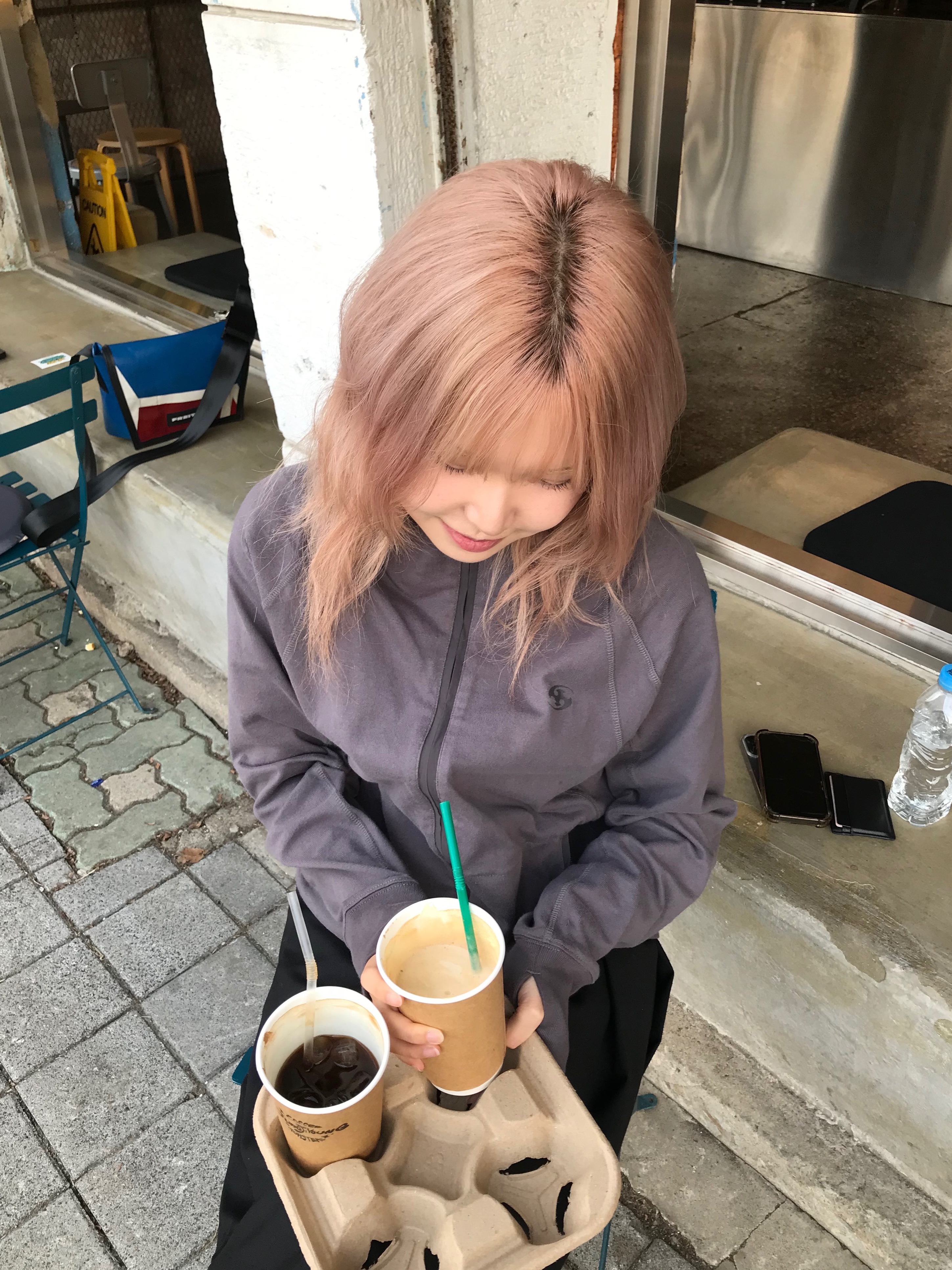 Sansan Gear Sling Zip-Up Hoodie Charcoal 착용 스타일 - 2