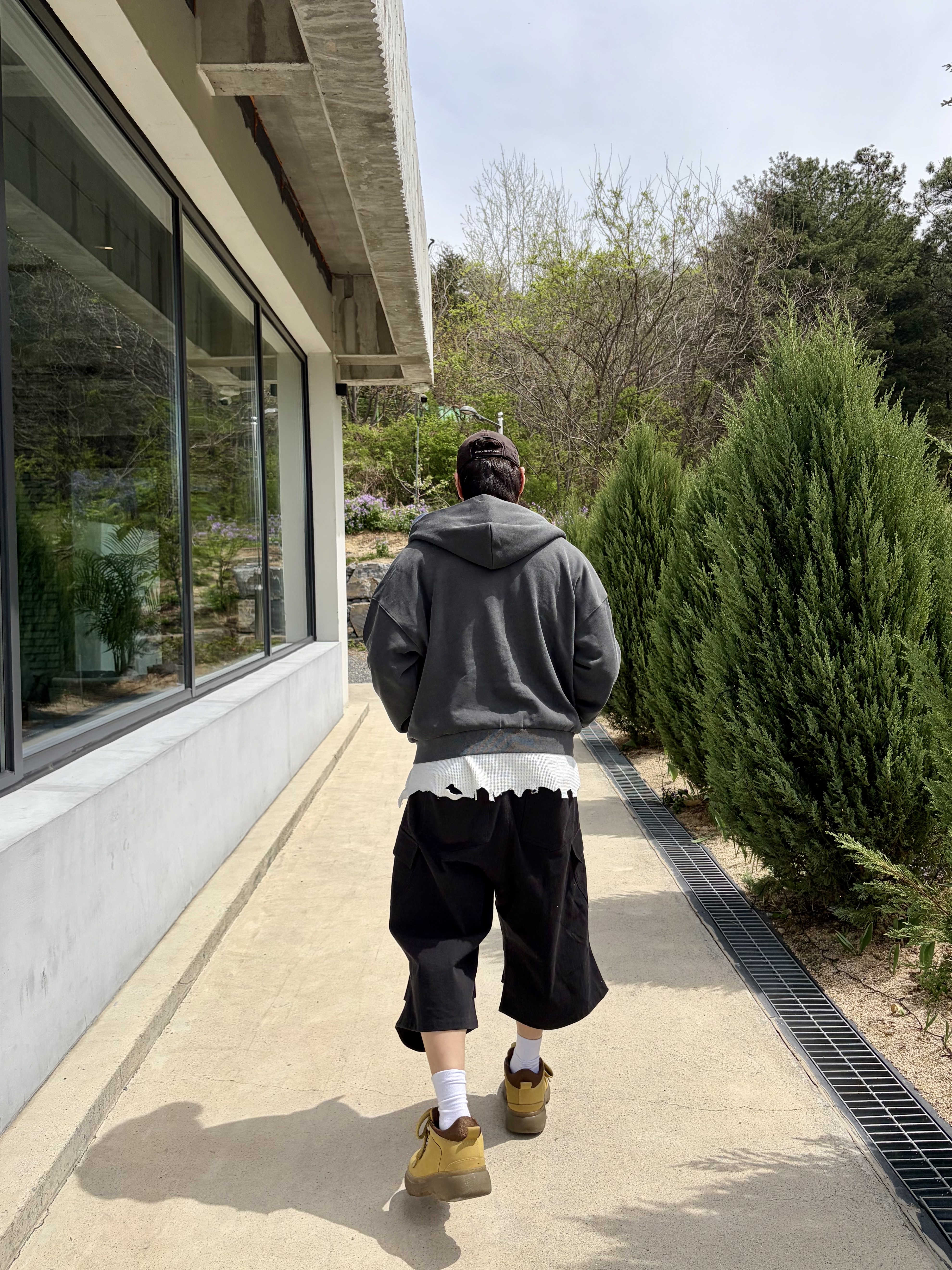 Nonnod Duplex Hooded Zip-Up Chacoal, Nonnod Side Cargo Shorts Black 착용 스타일 - 6