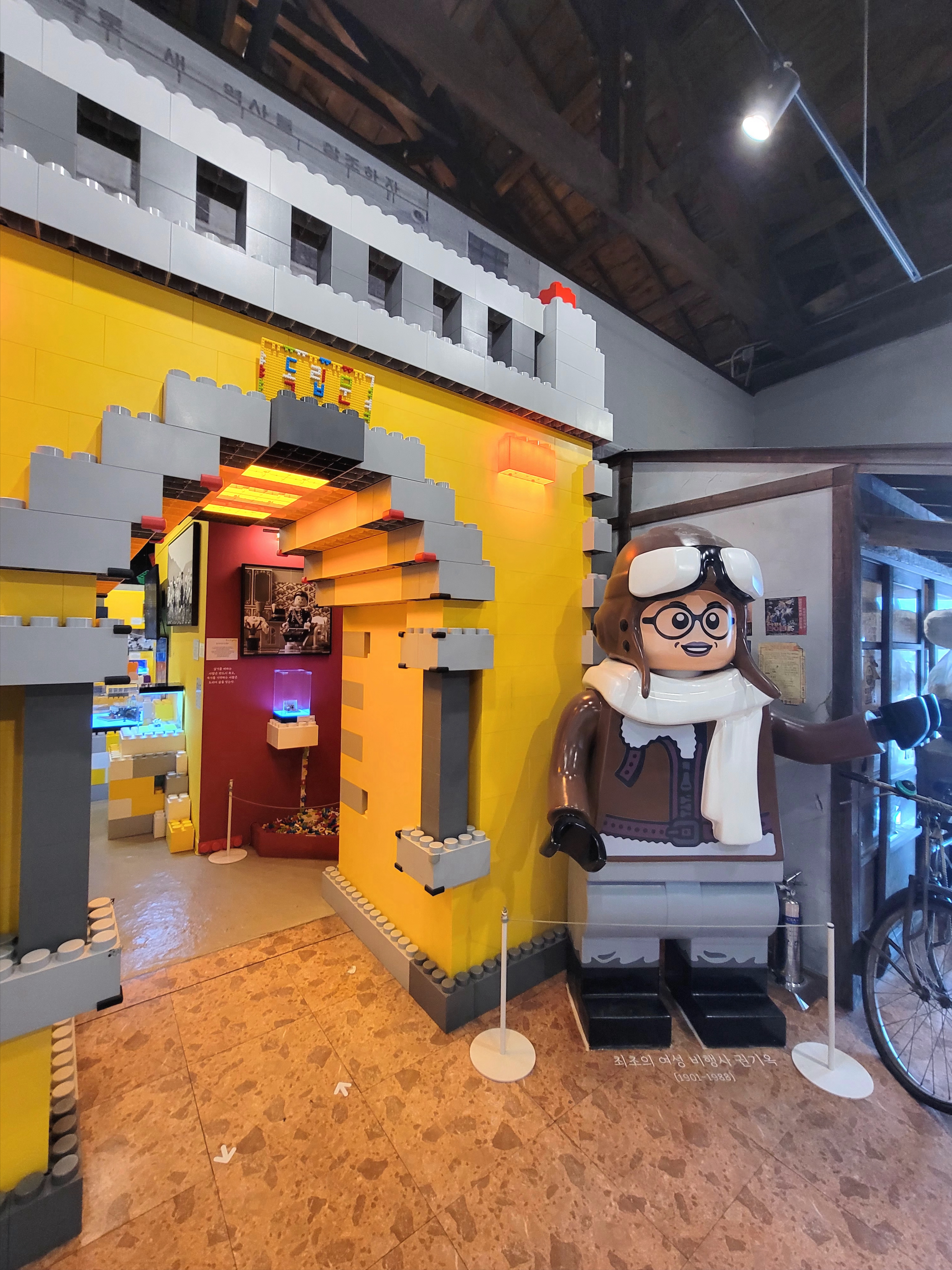 Lego Architecture The Eiffel Tower, Lego The Orient Express Train 착용 스타일 - 1