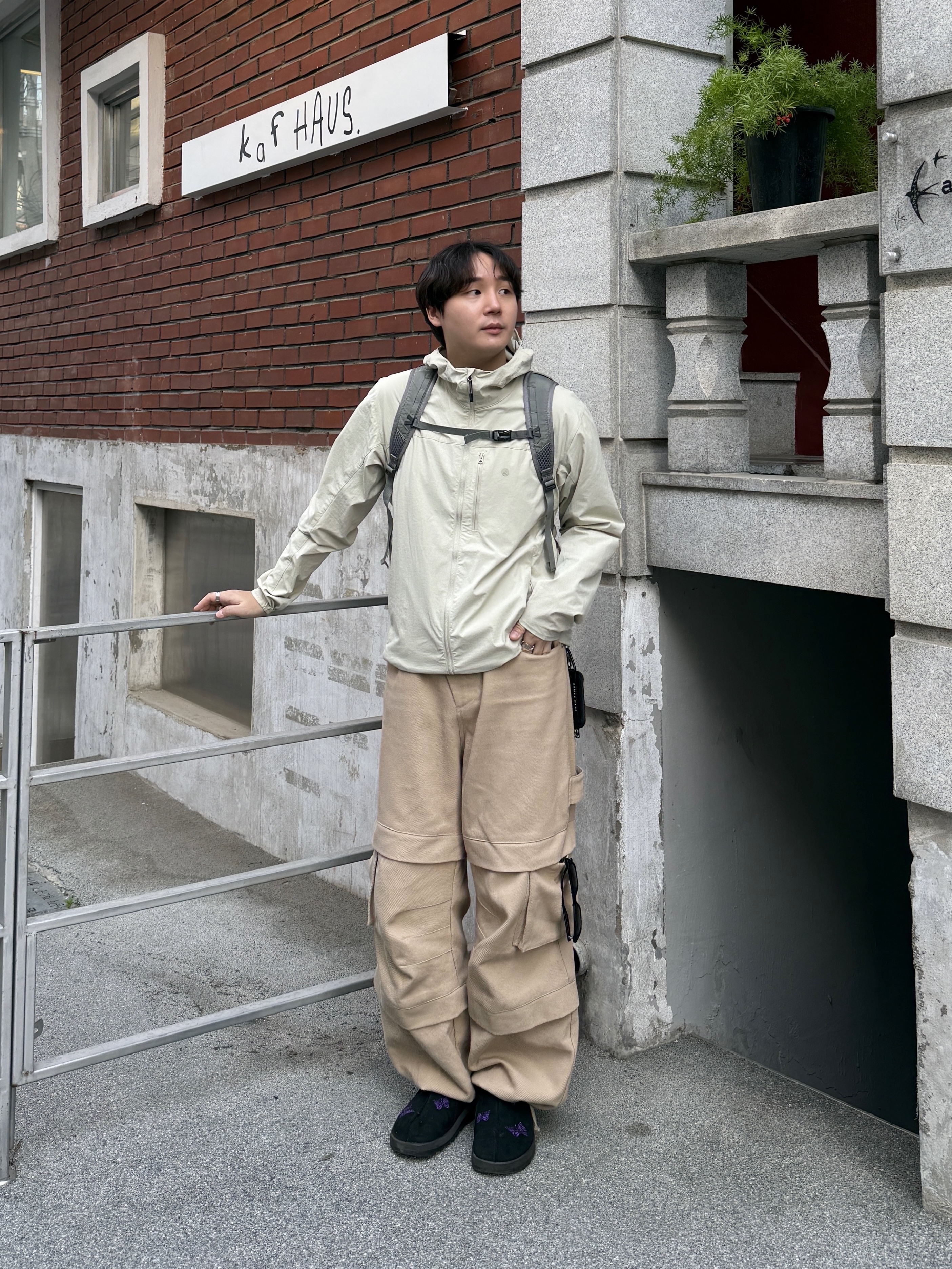 Kamien Titan Baggy Pants Beige, Reebok x Needles Beatnik Moc Core Black Extreme Purple 착용 스타일 - 3