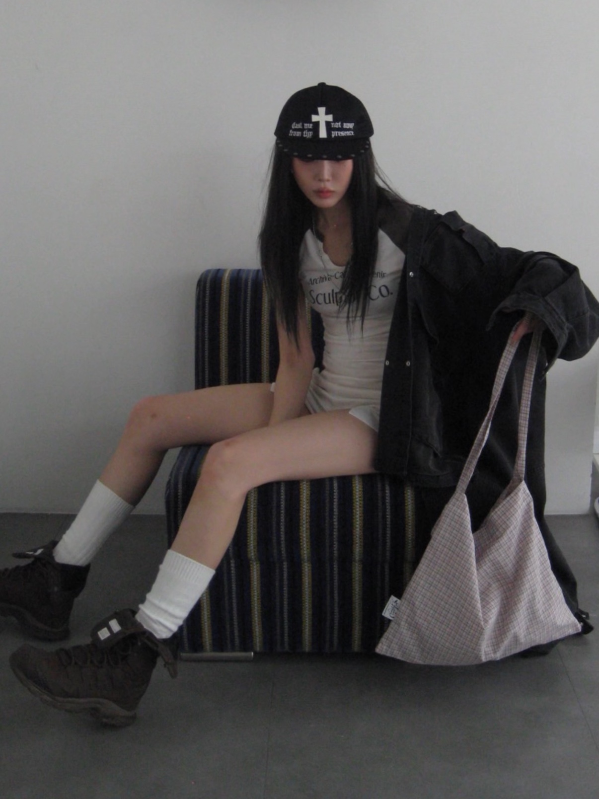 Sculptor Archive Raglan Tee Cream, Sculptor Miss Grumpy Shorts Dirty White 착용 스타일 - 2