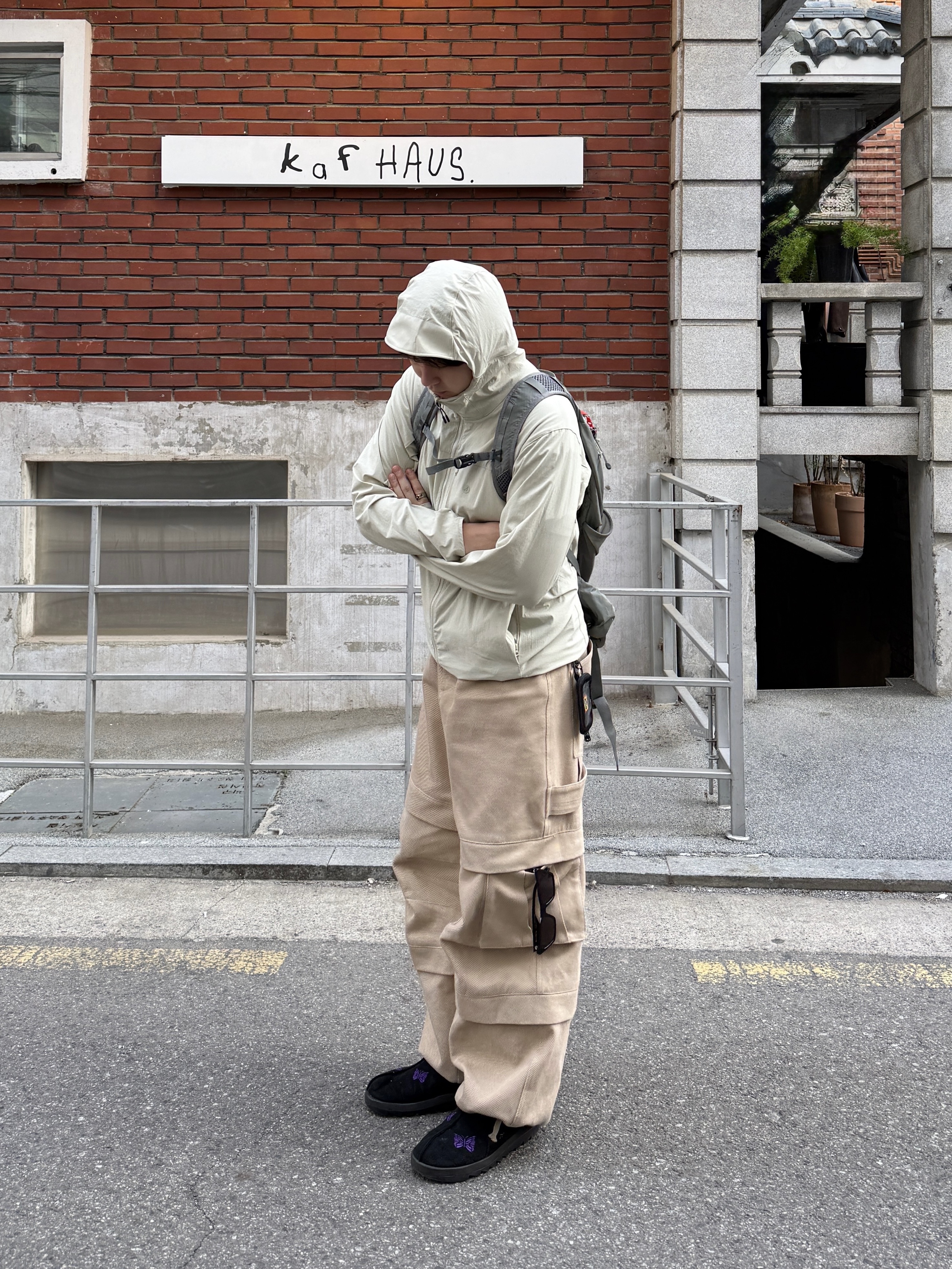 Kamien Titan Baggy Pants Beige, Reebok x Needles Beatnik Moc Core Black Extreme Purple 착용 스타일 - 1