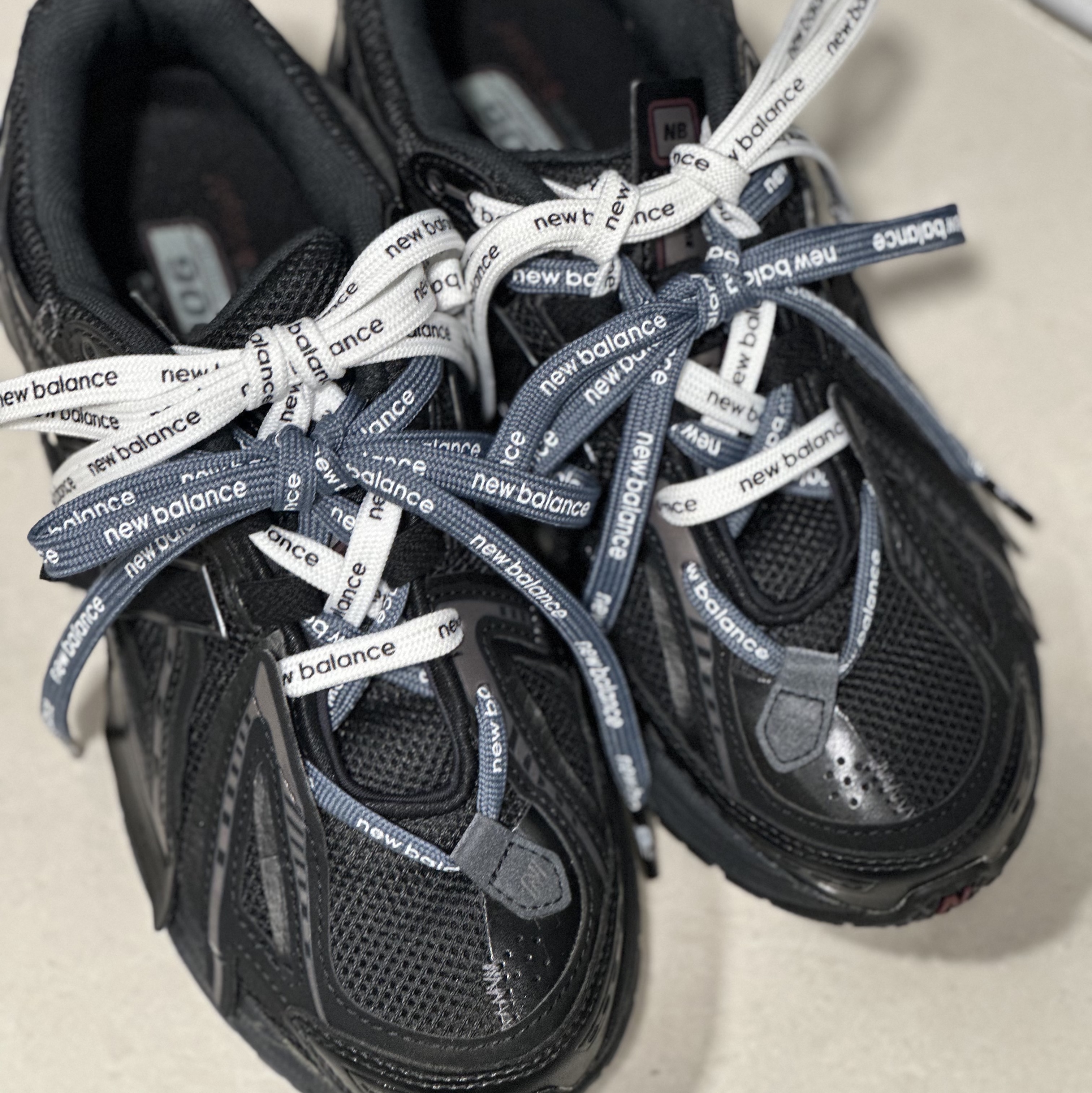 New Balance 1906A Black 착용 스타일