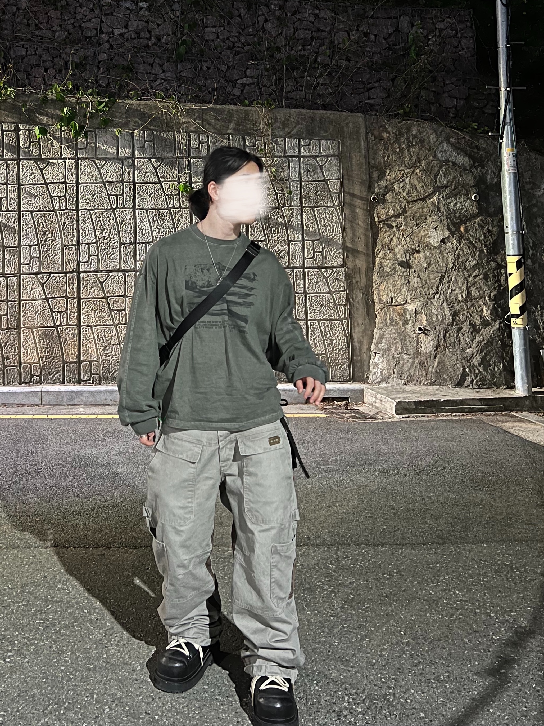 Wapworks Wp Military Shirring Crop Crewneck Khaki, Safarispot Basic Safari Keyring Card Wallet Black 착용 스타일 - 4