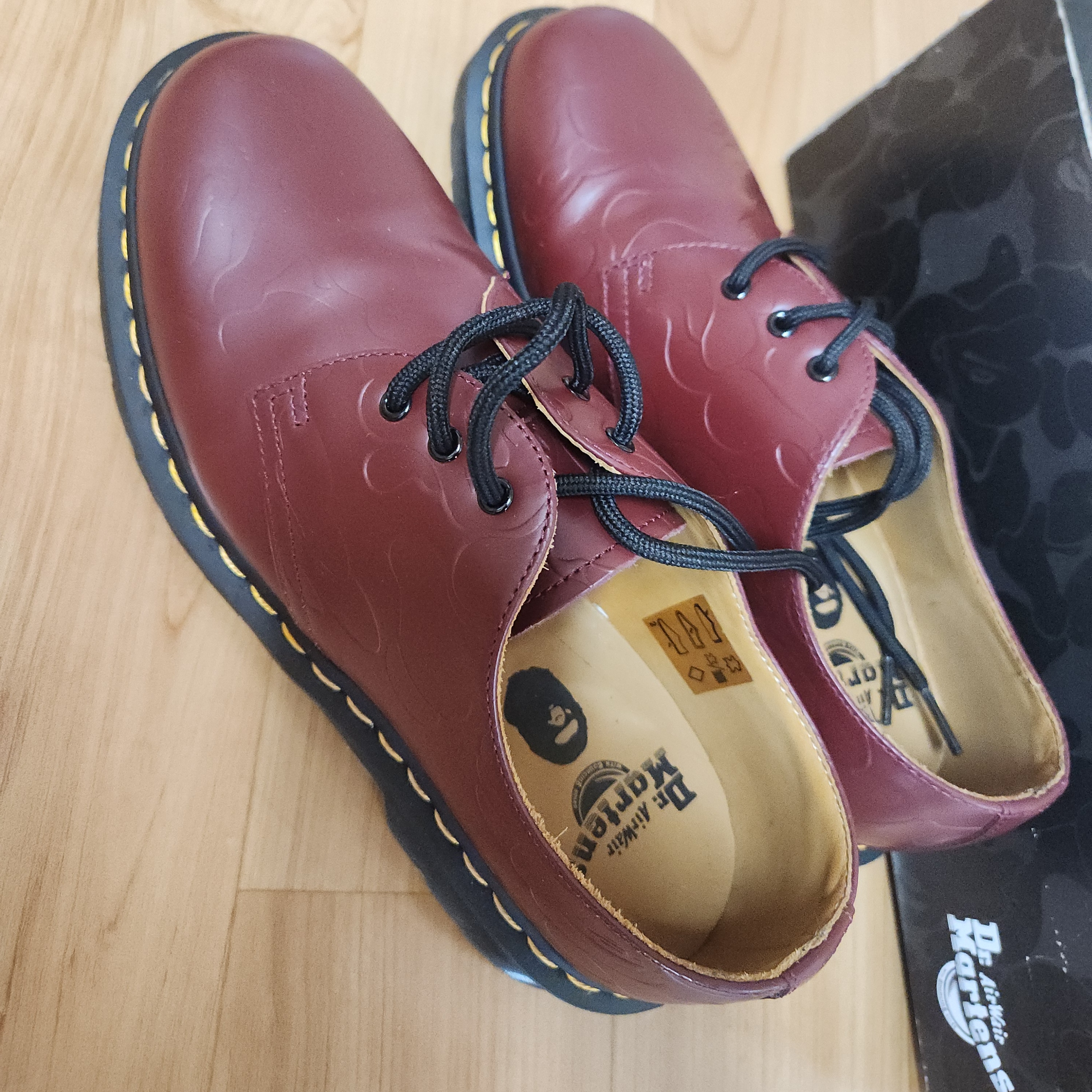 Dr. Martens x BAPE 1461 Smooth Emboss Black 착용 스타일