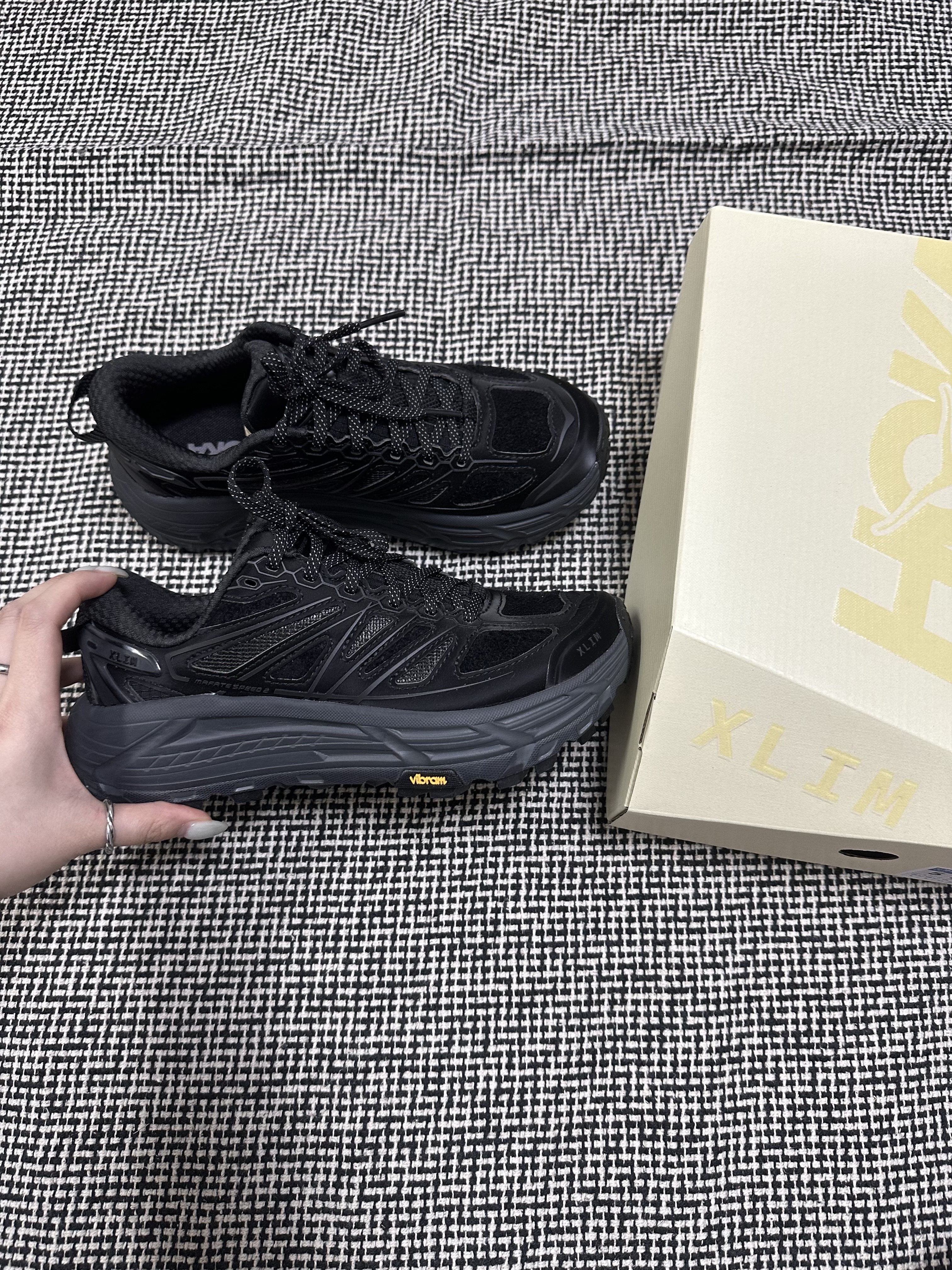 Hoka x Xlim Mafate Speed 2 TS Black Charcoal 착용 스타일 - 1
