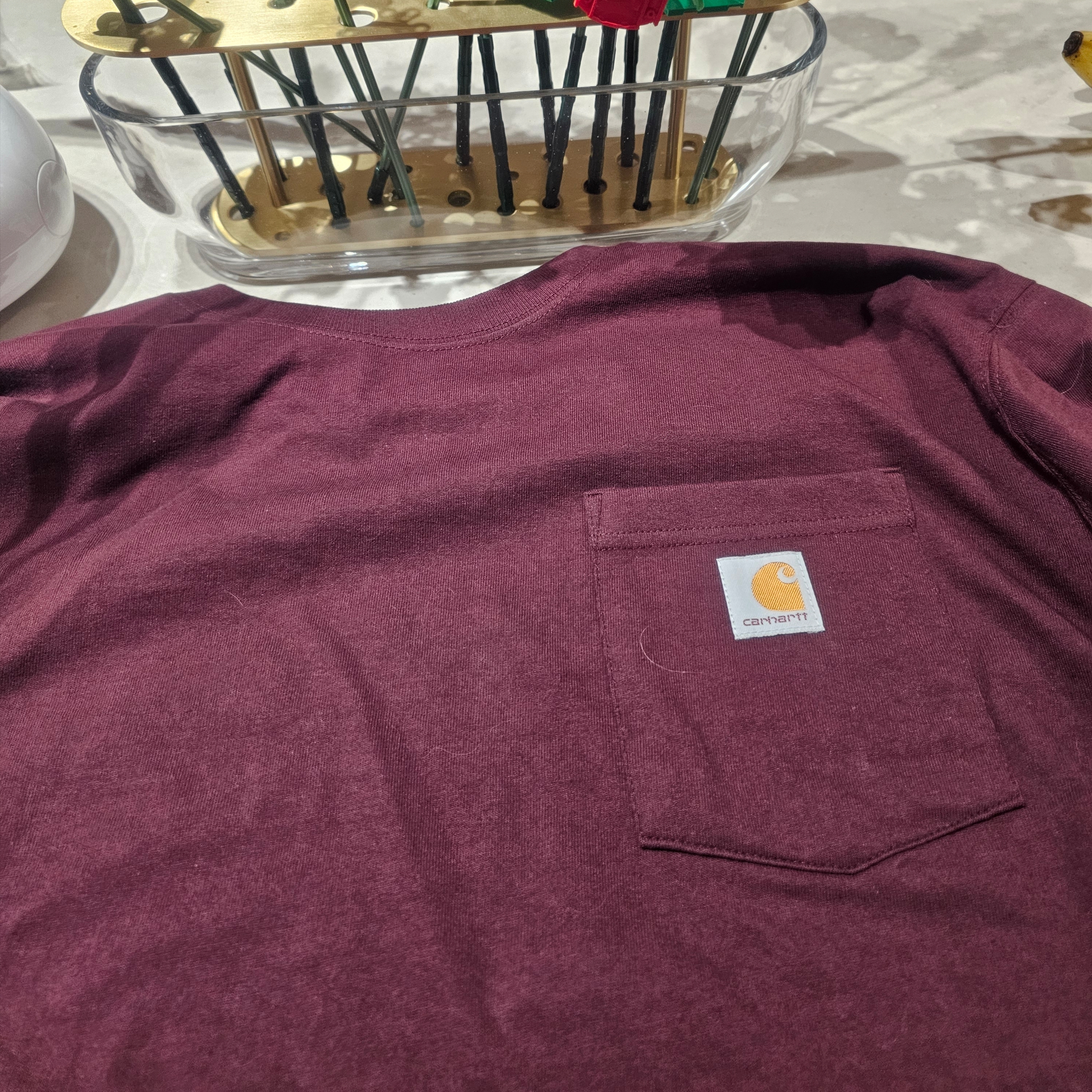 Carhartt Loose Fit Heavyweight Regular Short Sleeve Pocket T-Shirt Port 착용 스타일