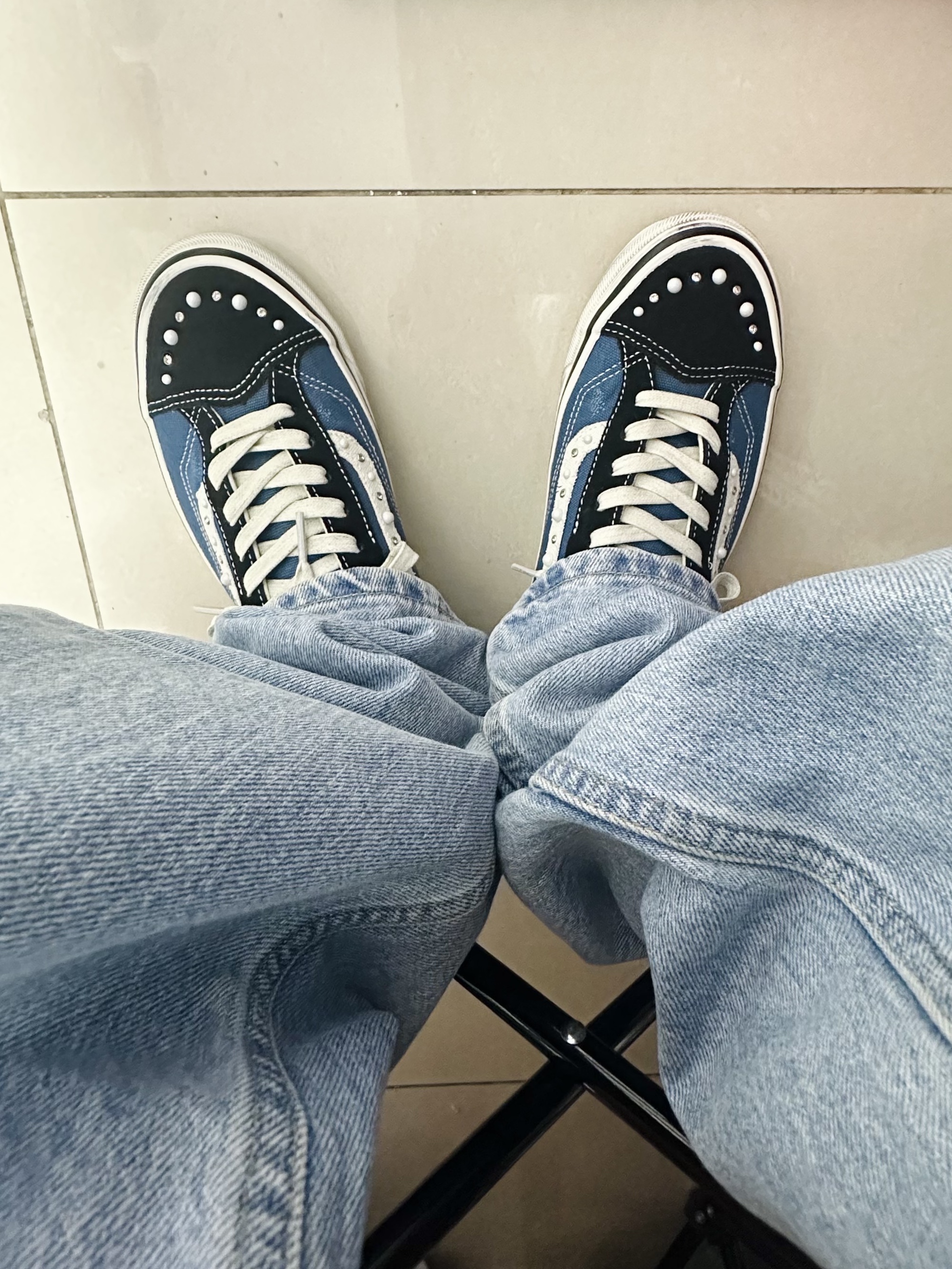Vans LX Old Skool 36 Pearlized Navy Black 착용 스타일