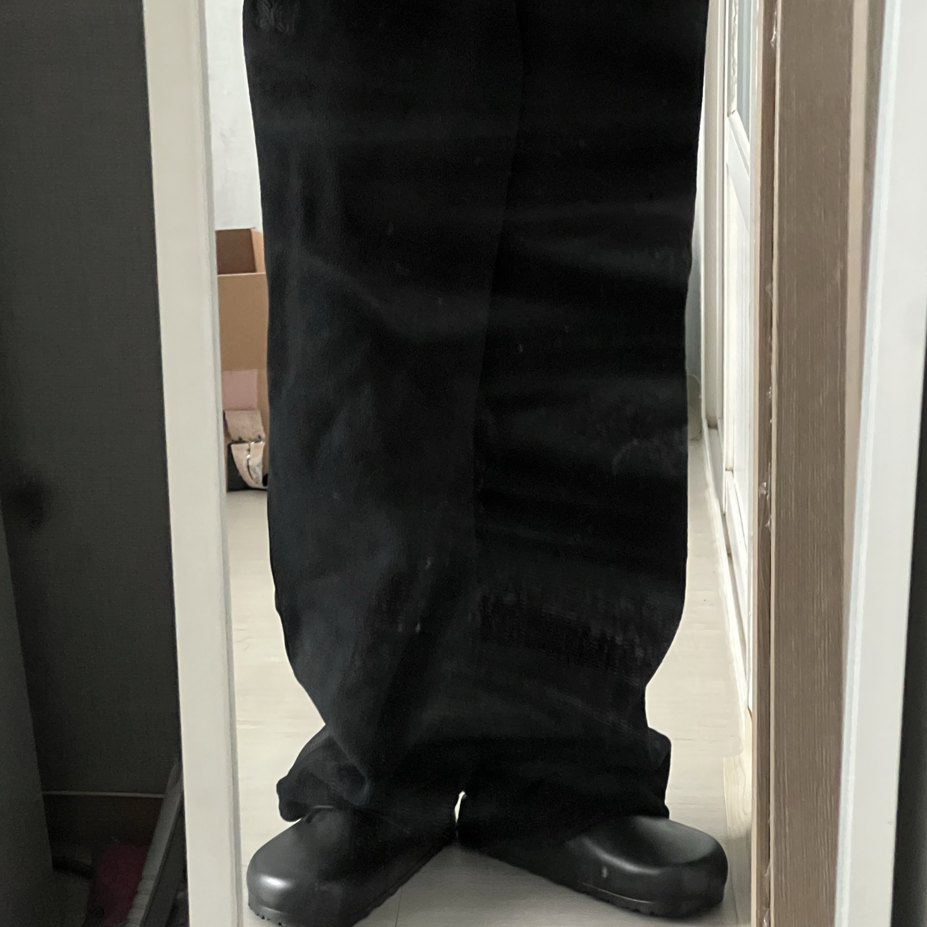 Birkenstock Boston Essentials Eva Black - Regular, Uniqlo x Needles Fleece Oversized Cardigan Black - KR 착용 스타일 - 2