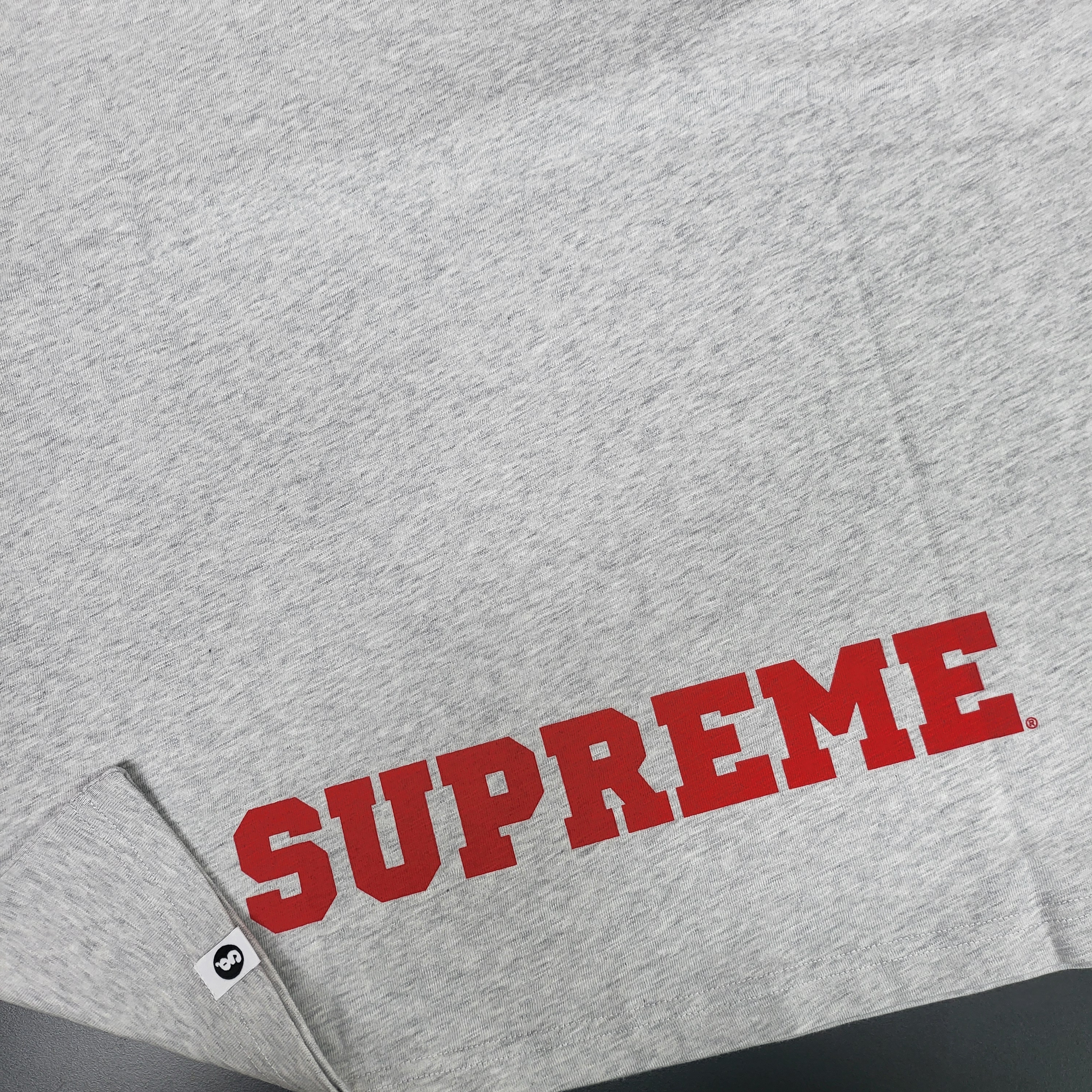 Supreme x GOODENOUGH S/S Top Ash Grey - 25SS 착용 스타일