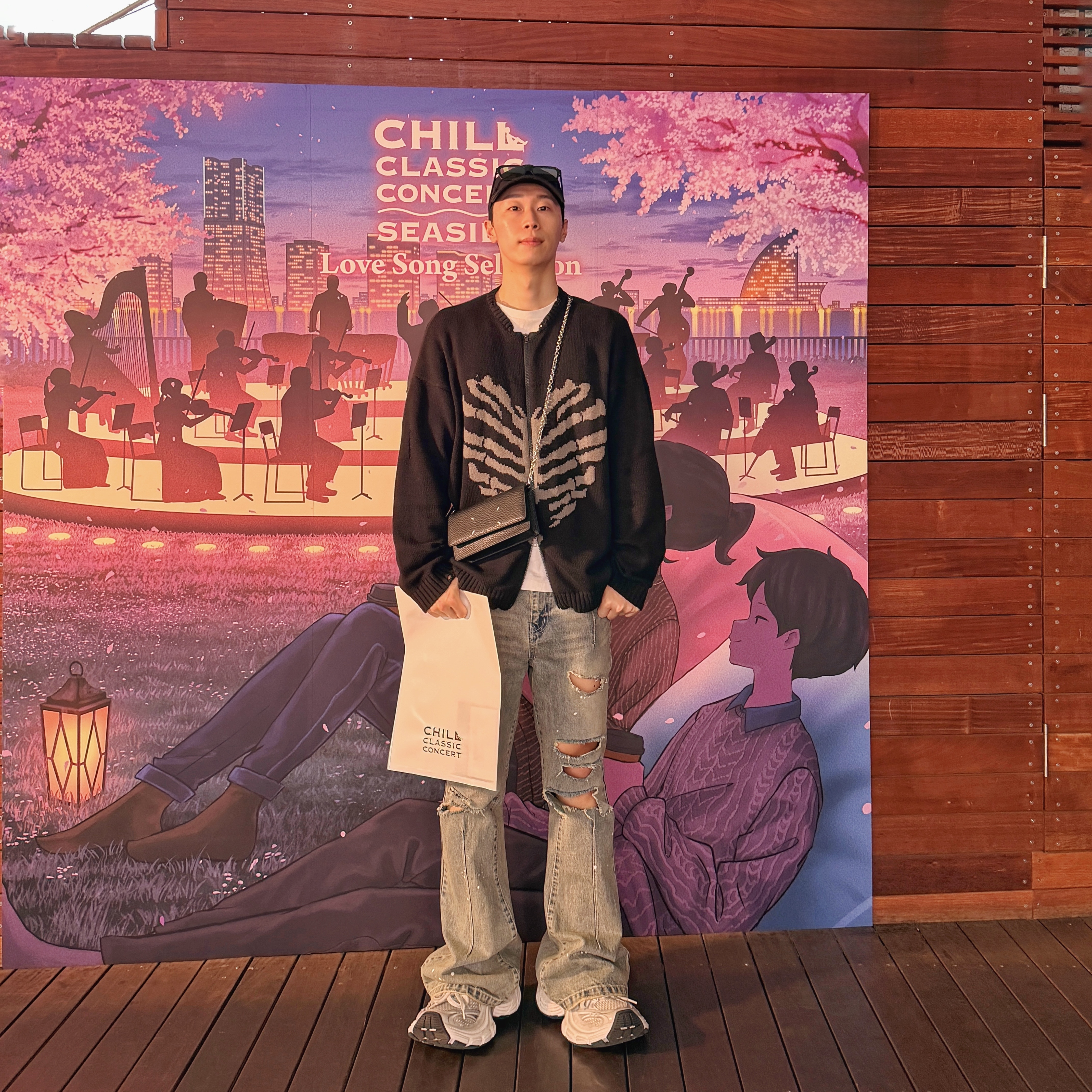 Balenciaga 10XL Sneakers White Grey Silver Black, Maison Margiela Four Stitches Chain Flap Wallet Black 착용 스타일 - 2