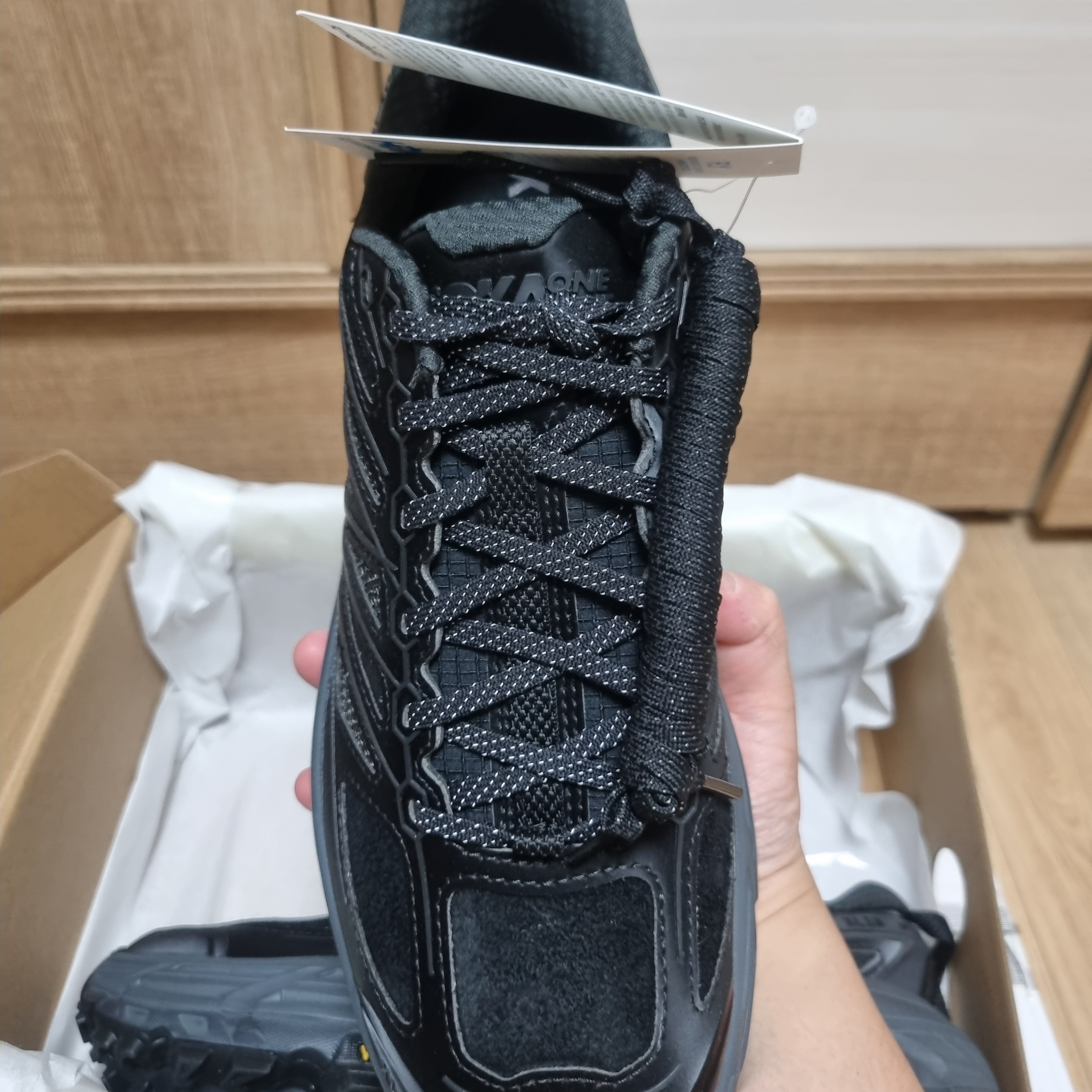 Hoka x Xlim Mafate Speed 2 TS Black Charcoal 착용 스타일 - 2