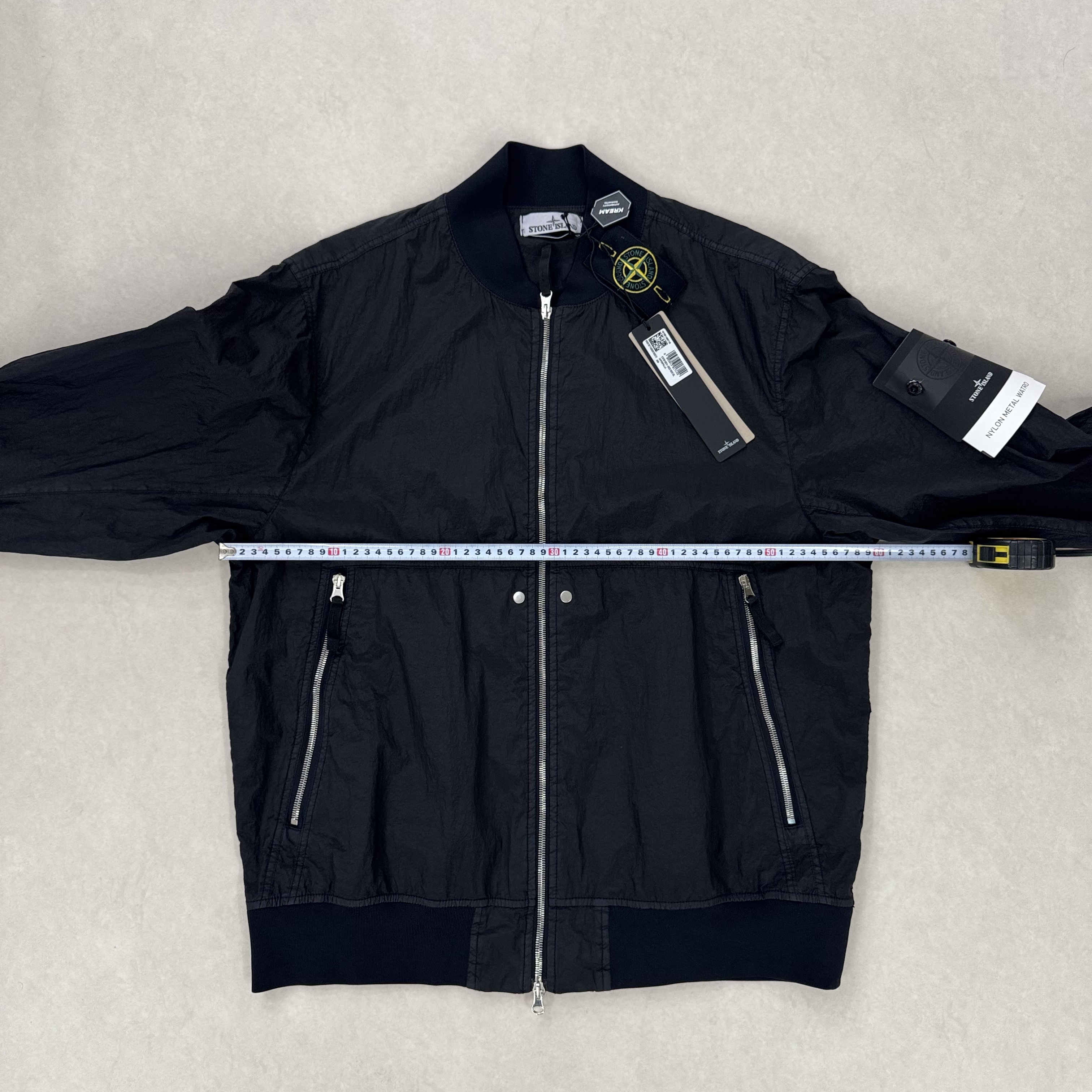 Stone Island 4100019 Nylon Metal Watro-TC in Econyl Bomber Jacket with Light Water and Wind Resistance Black - 25SS 착용 스타일 - 5
