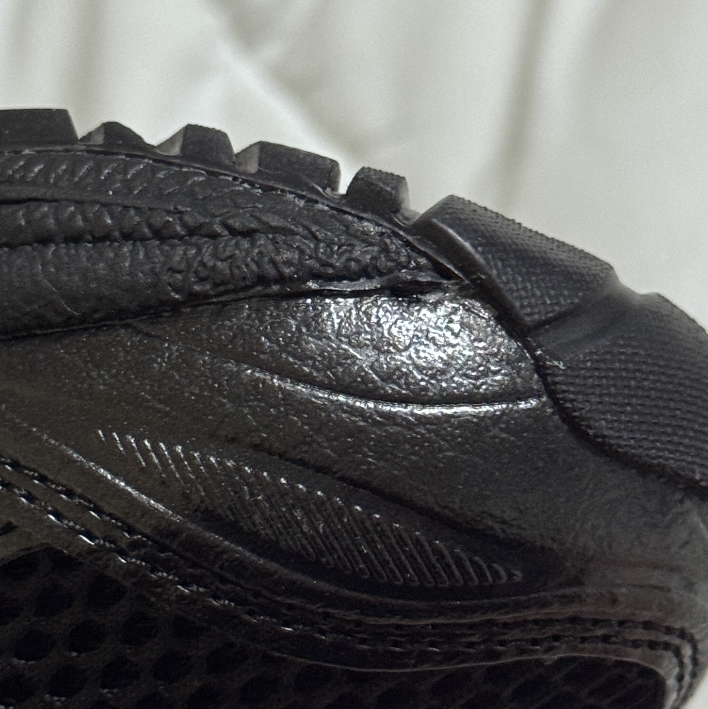 Asics Gel-Kayano 14 Black Pure Silver 착용 스타일 - 4