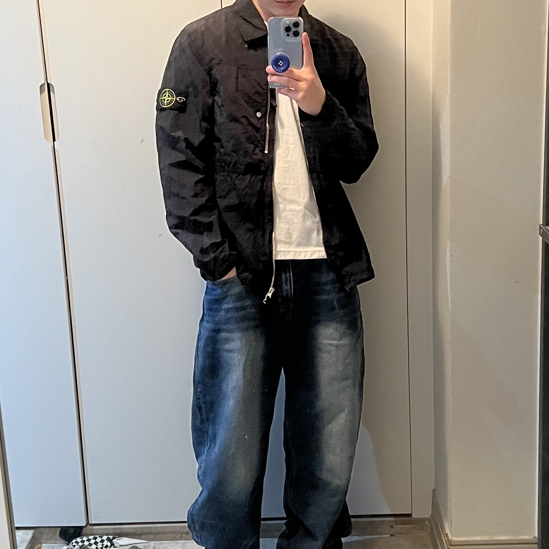 Stone Island 1200038 Nylon Metal In Econyl Regular-Fit Overshirt with Zip Pocket Black - 26SS 착용 스타일