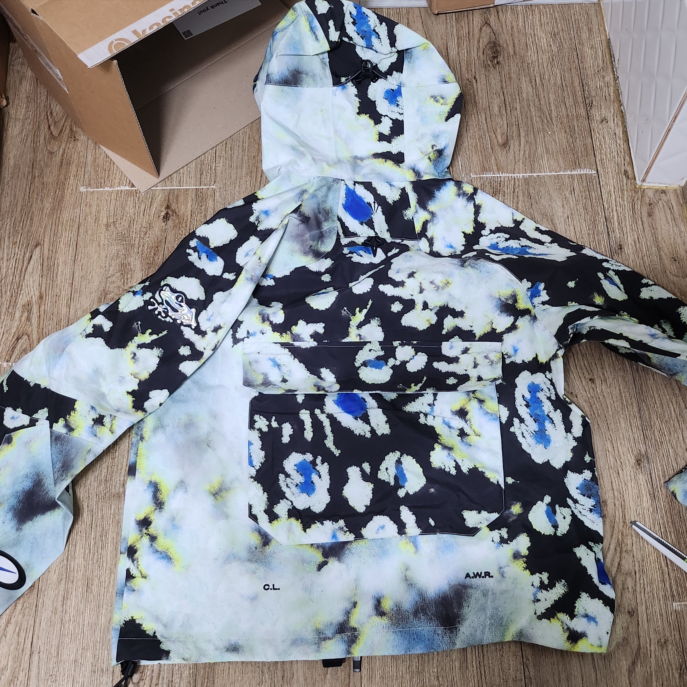 Nike x Drake Nocta Opal Deep Cover Gore-Tex Jacket Off White (FV1931-107) 착용 스타일 - 2
