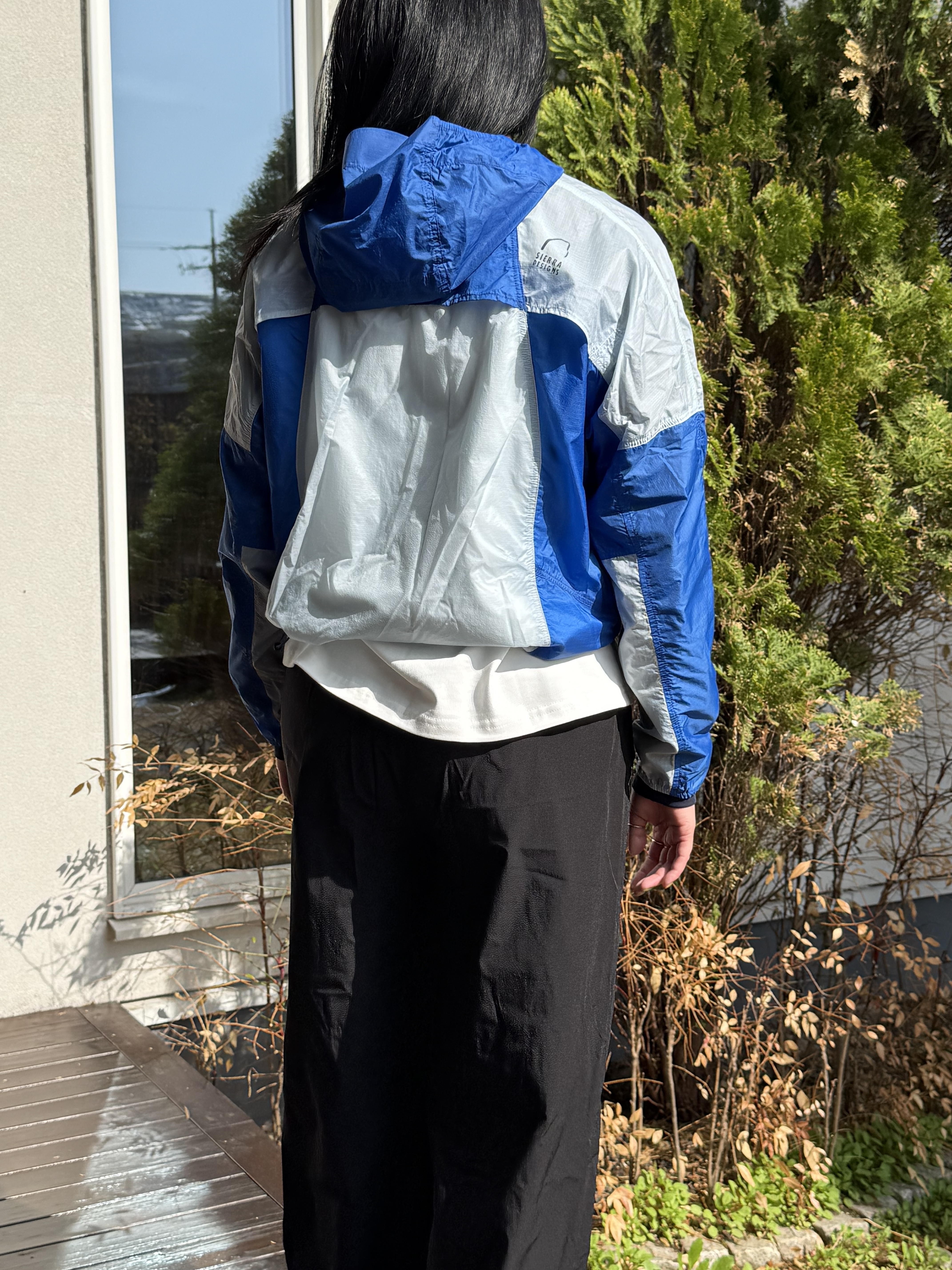 SIERRA DESIGNS W GRAND MOTHERSHIP Lightweight Windshell Jacket Blue 착용 스타일 - 2